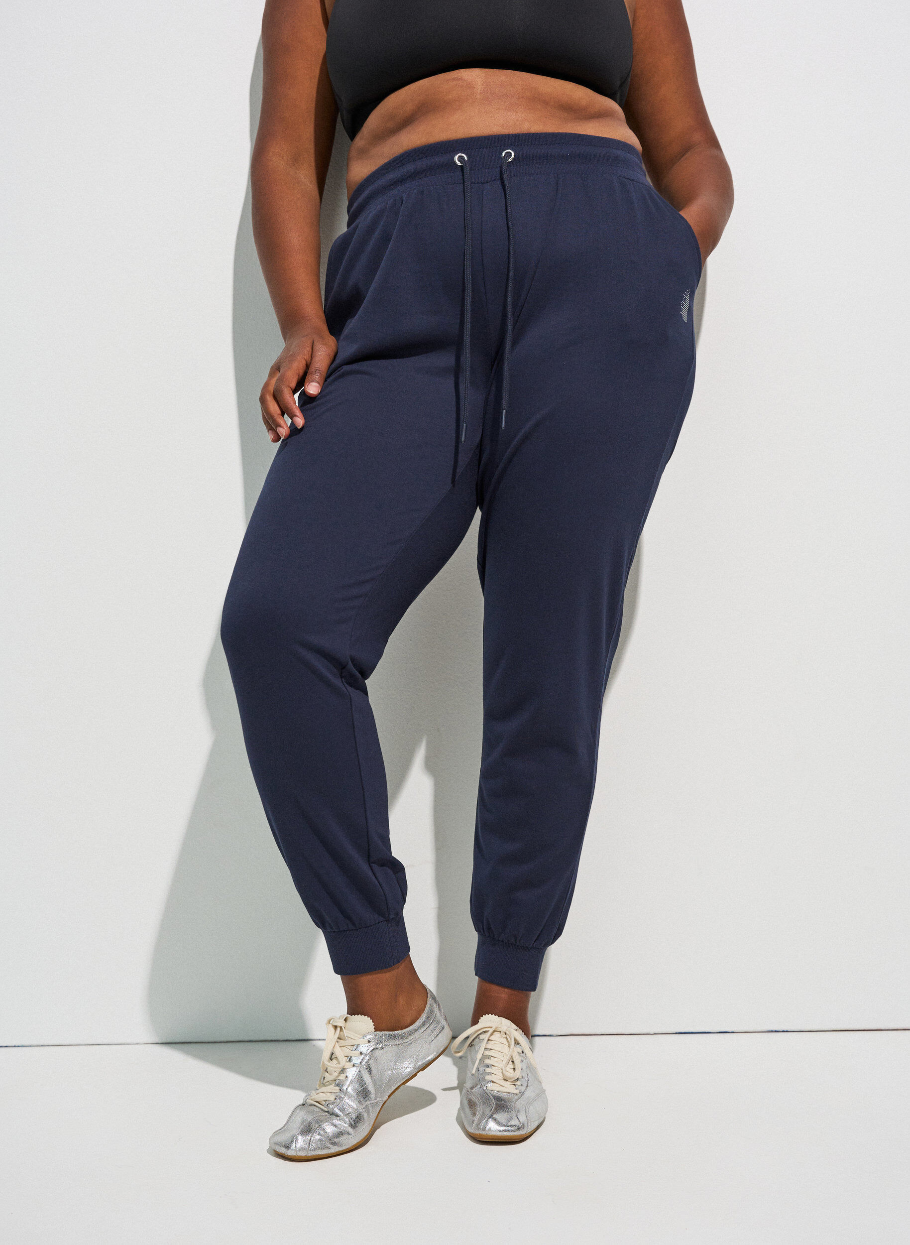 ZizziPantalon de sport ample avec des poches, Bleu, Model image number 0