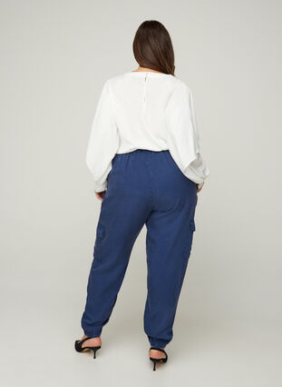 Pantalon en lyocell avec de grandes poches, Dark Denim, Model image number 0