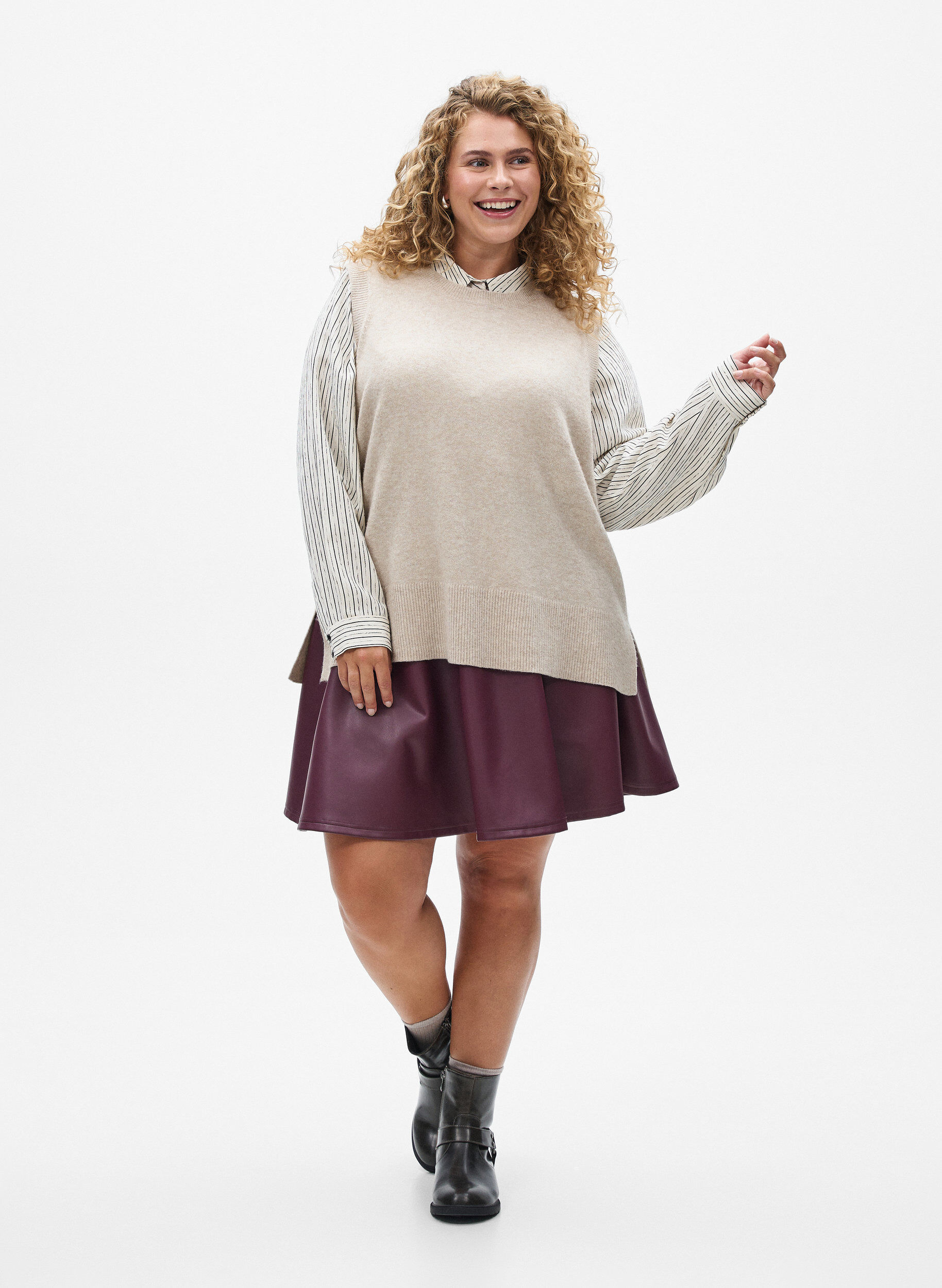 ZizziKorte skaterskirt in imitatieleer, Donker Bordeaux, Model image number 1