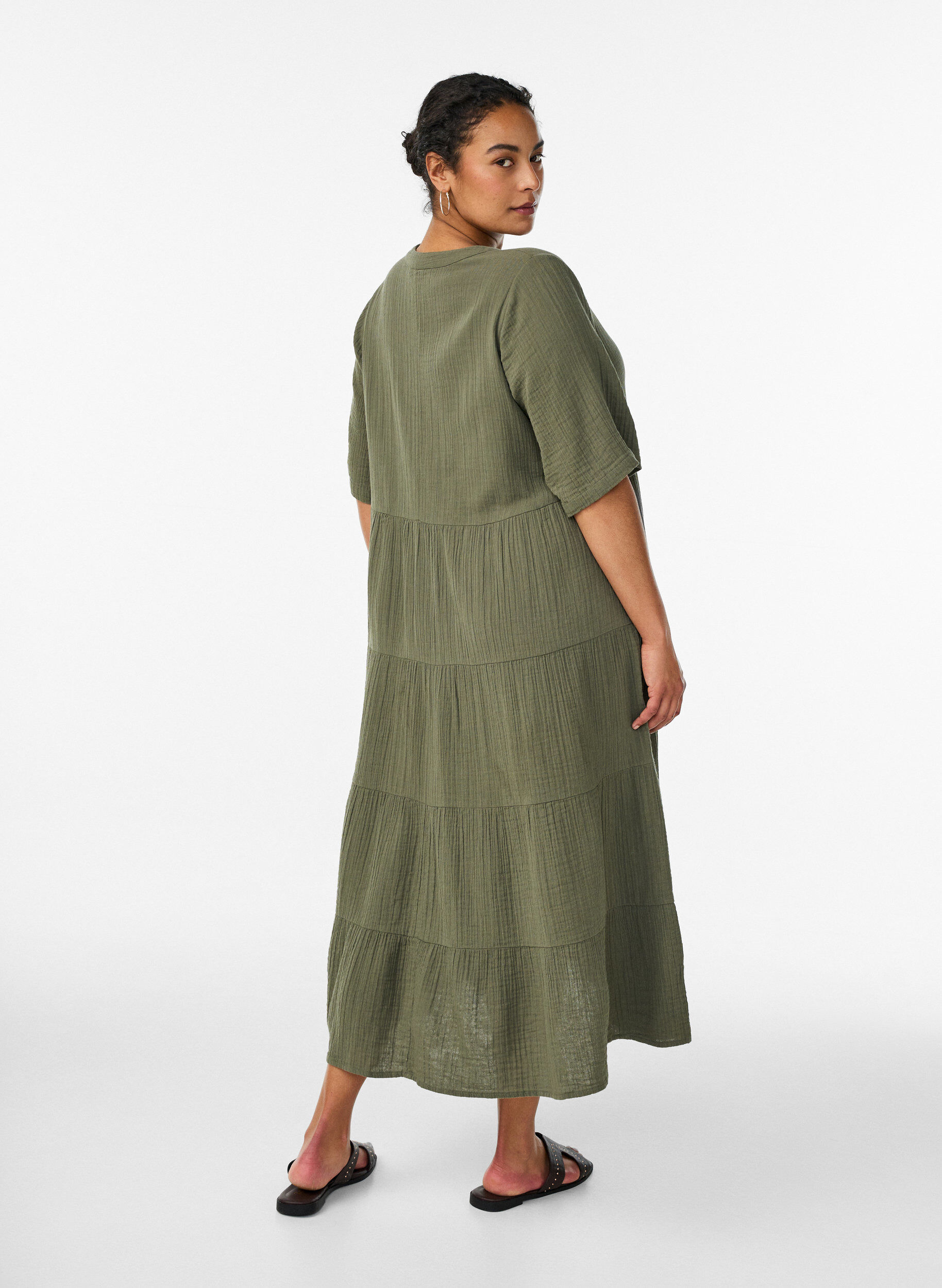 Zizzi Robe midi coupe &eacute;vas&eacute;e en mousseline de coton, Vert, Model image number 1