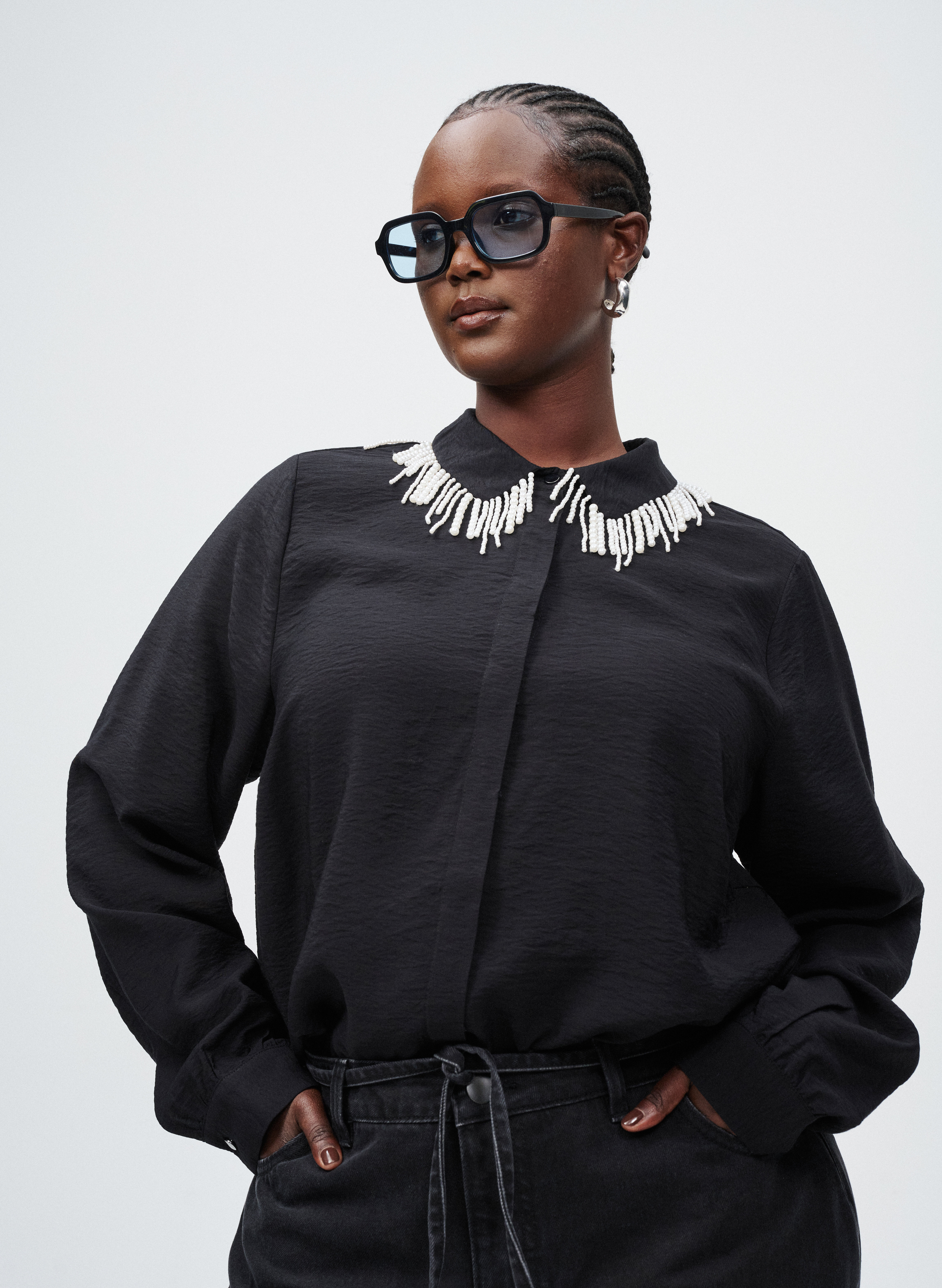 Zizzi Chemise avec col brod&eacute; de perles, , Model