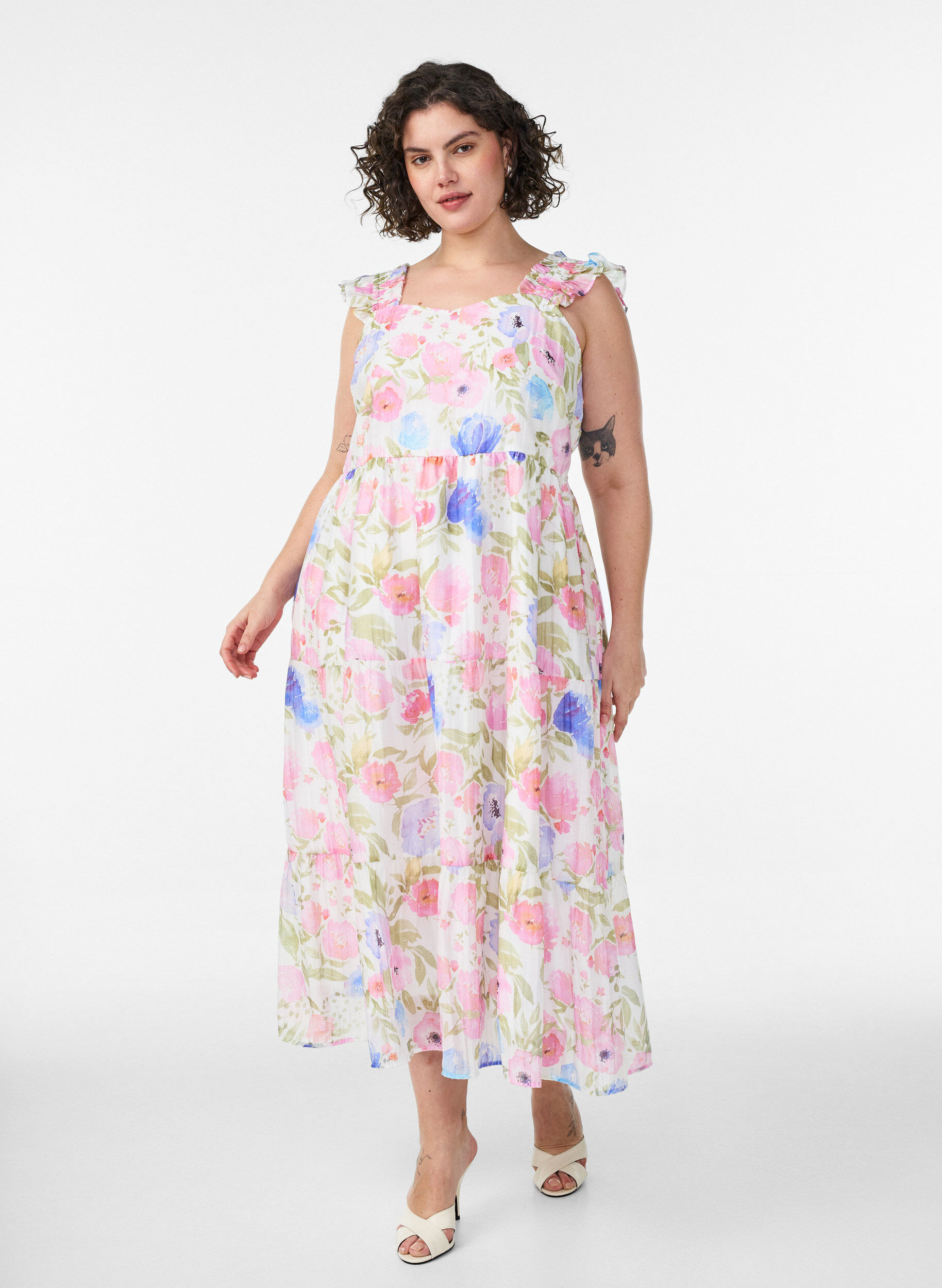 Robe longue fleurie en lyocell avec volants, Blanc, Model