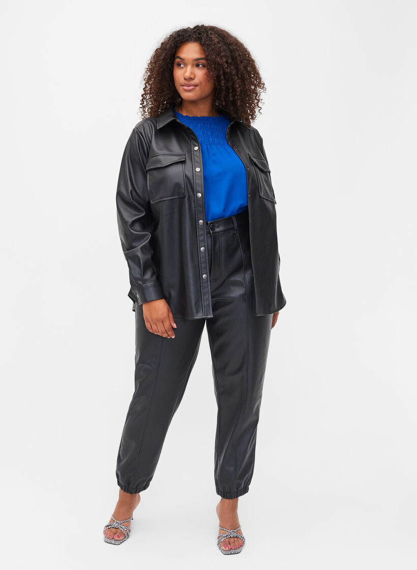 Pantalon en simili-cuir, Black, Model image number 0