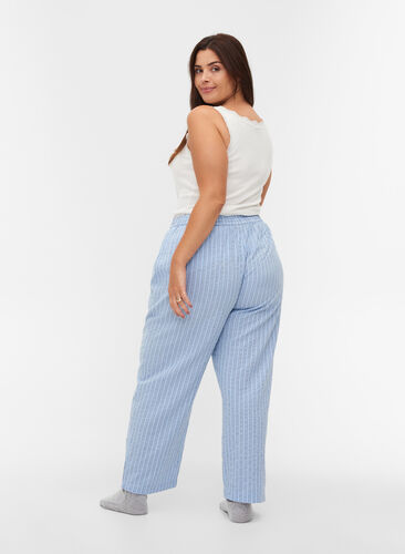 Pantalon de pyjama ample en coton à rayures, Chambray Blue Stripe, Model image number 1