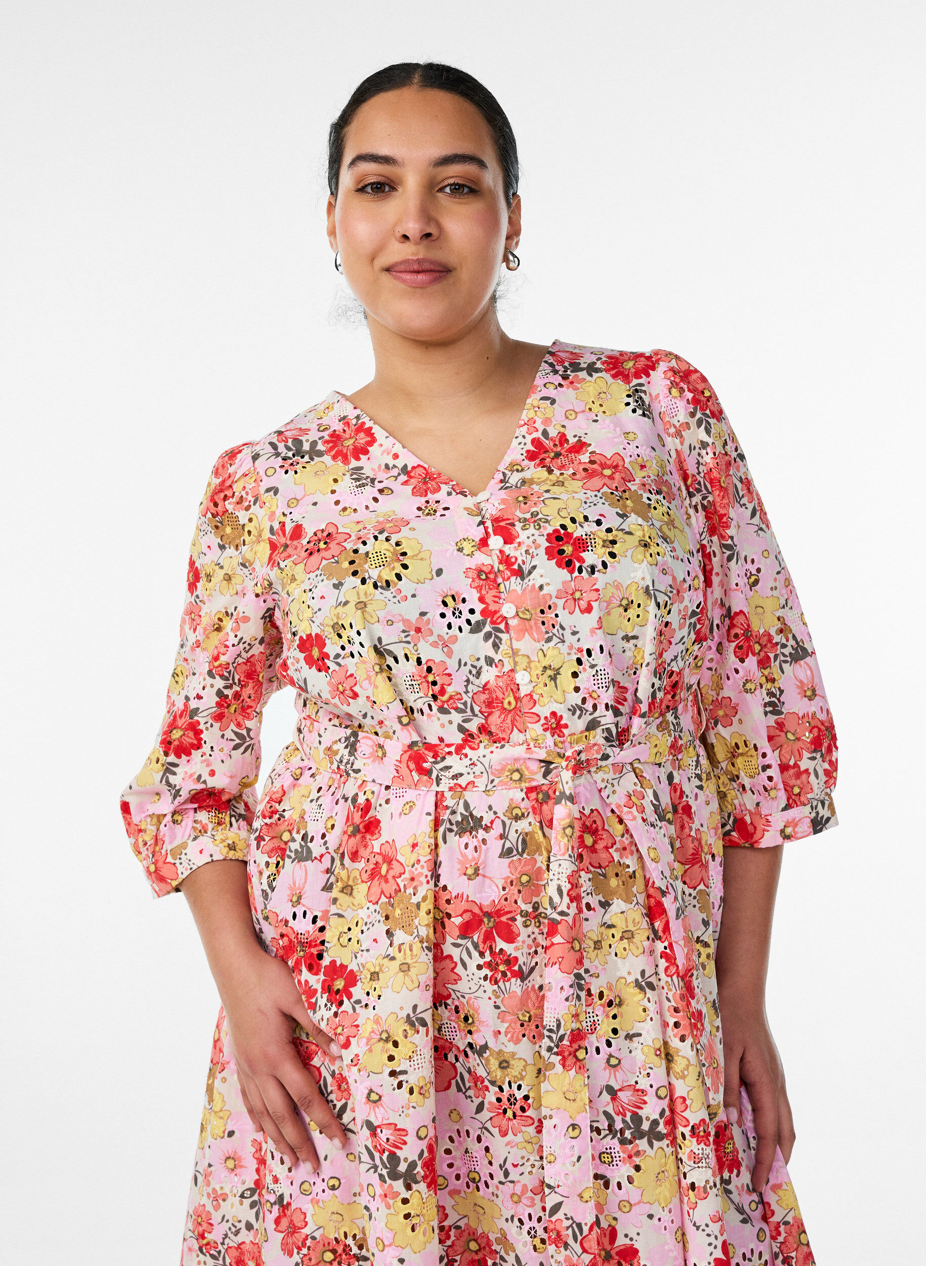 ZizziRobe midi fleurie en broderie anglaise et ceinture &agrave; nouer, Rose, Model image number 2