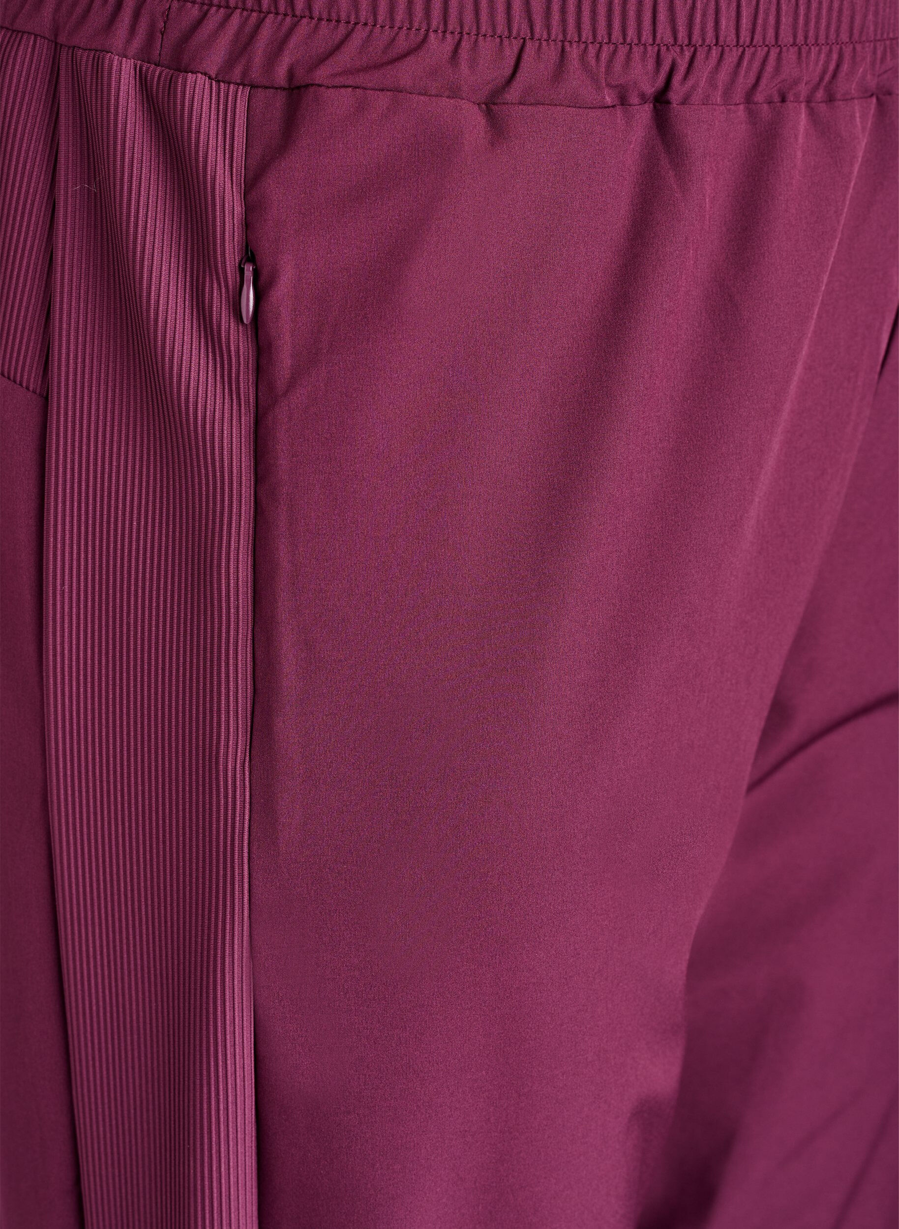 ZizziPantalon d&rsquo;entra&icirc;nement l&eacute;ger dot&eacute; de poches, Bordeaux, Packshot image number 2