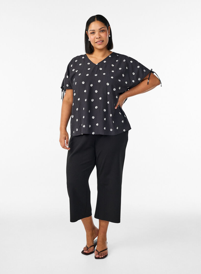 7/8 broek met losse pasvorm, Zwart, Model image number 1
