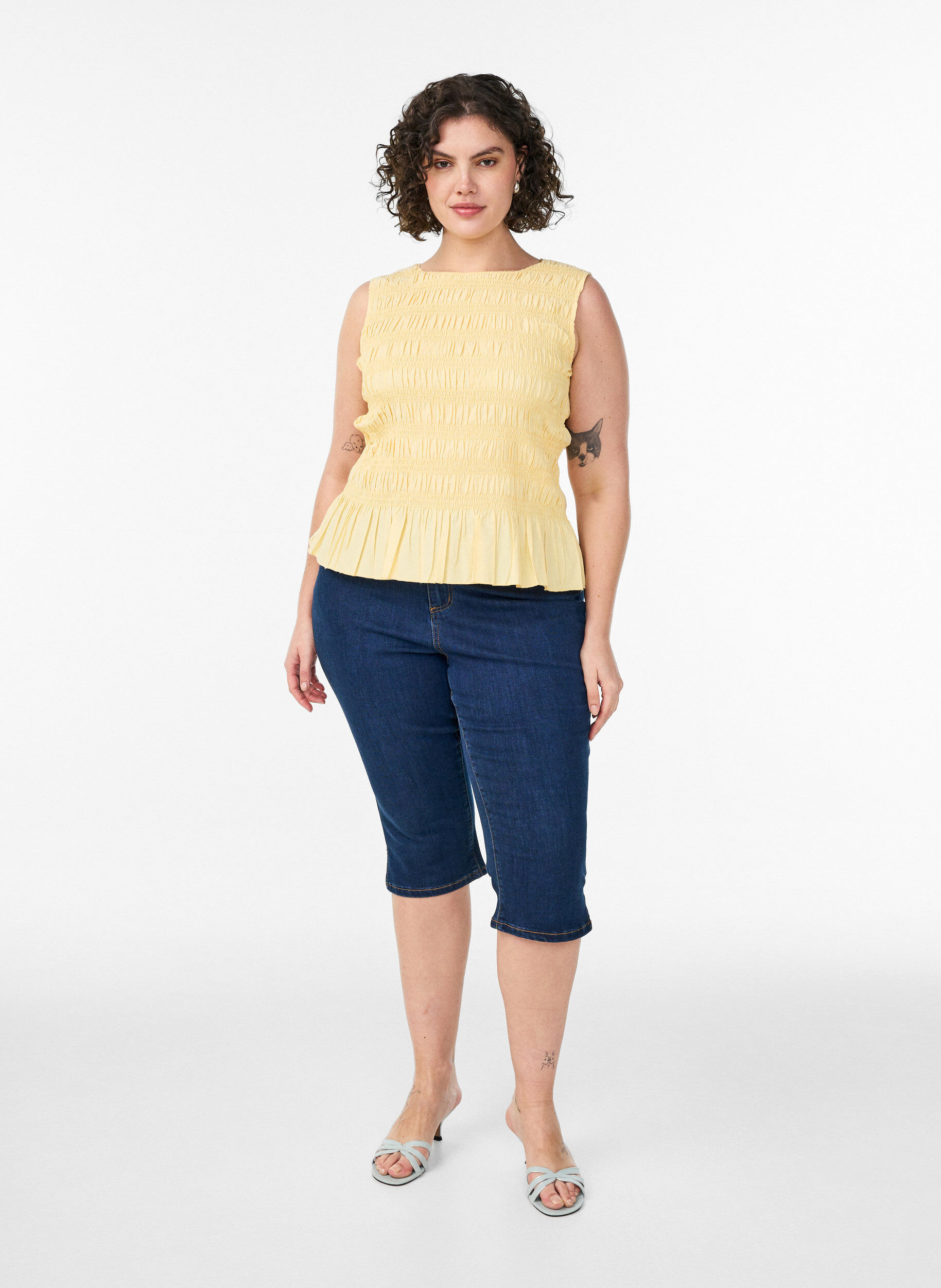 ZizziHaut smock&eacute; avec col bateau et basque, Jaune clair, Model image number 1