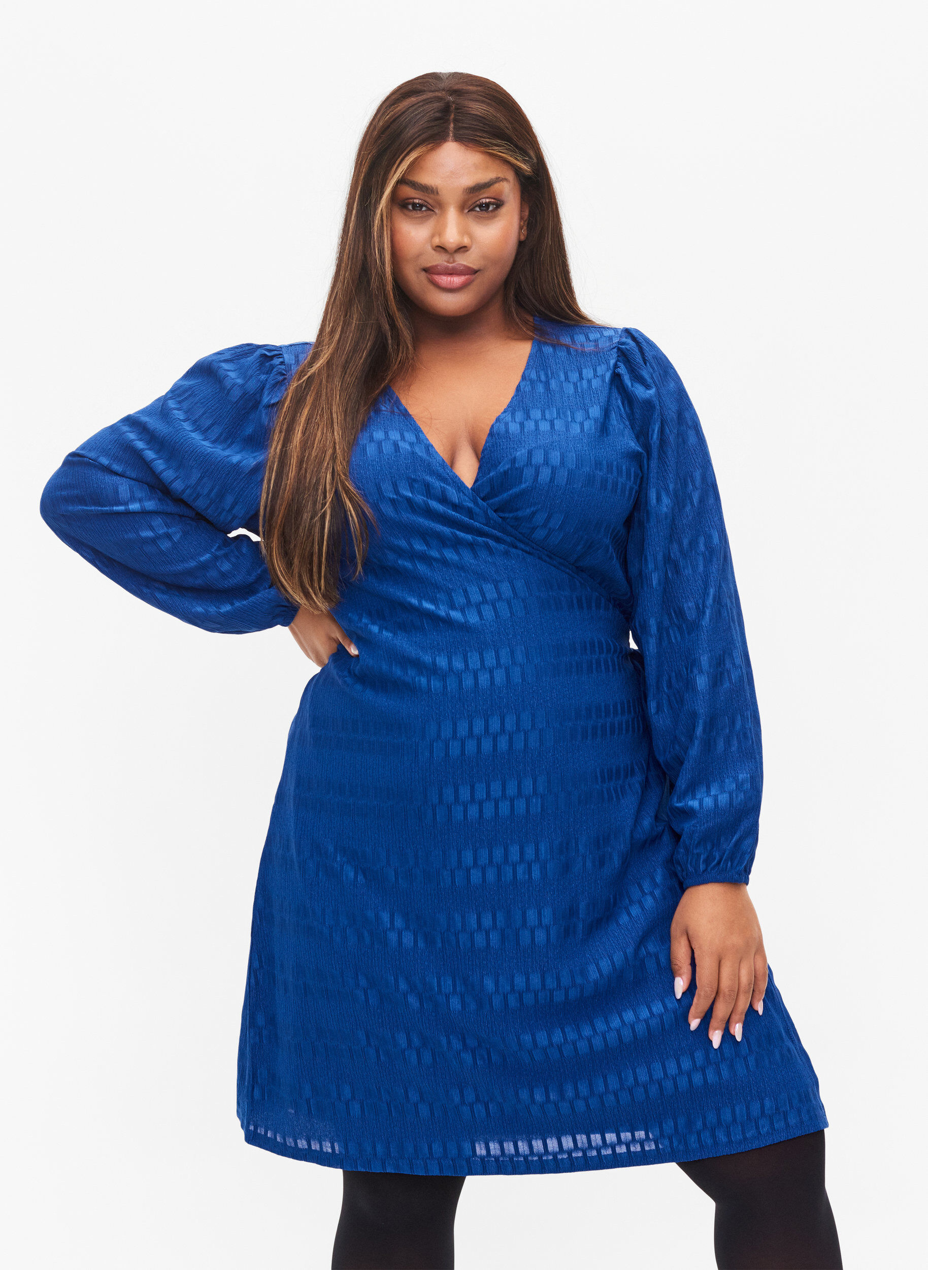 ZizziWikkeljurk met lange mouwen en structuurpatroon, Surf the web, Model image number 0