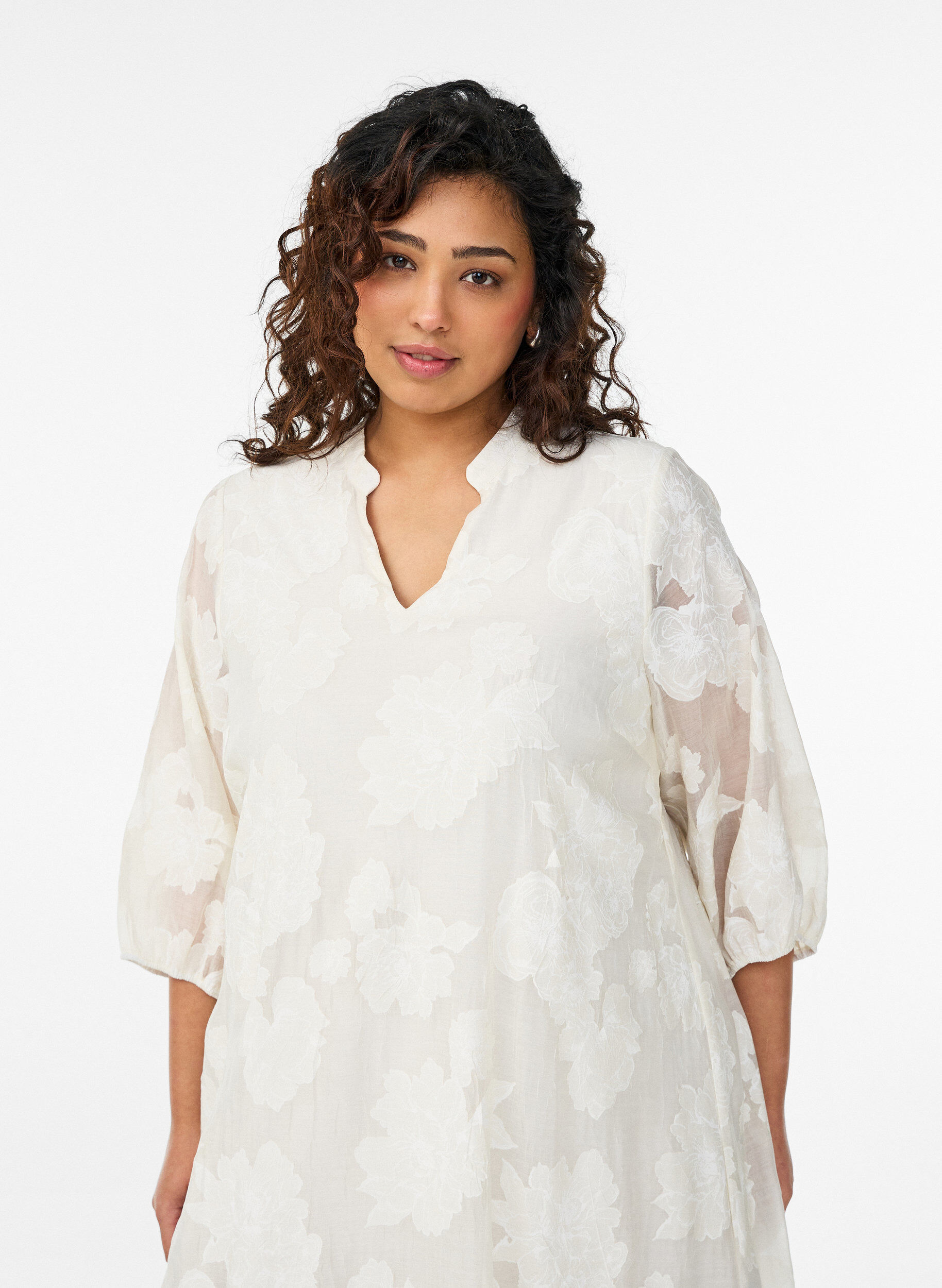 ZizziMidi jurk met bloemenprint en transparante 3/4-mouwen, Beige, Model image number 2