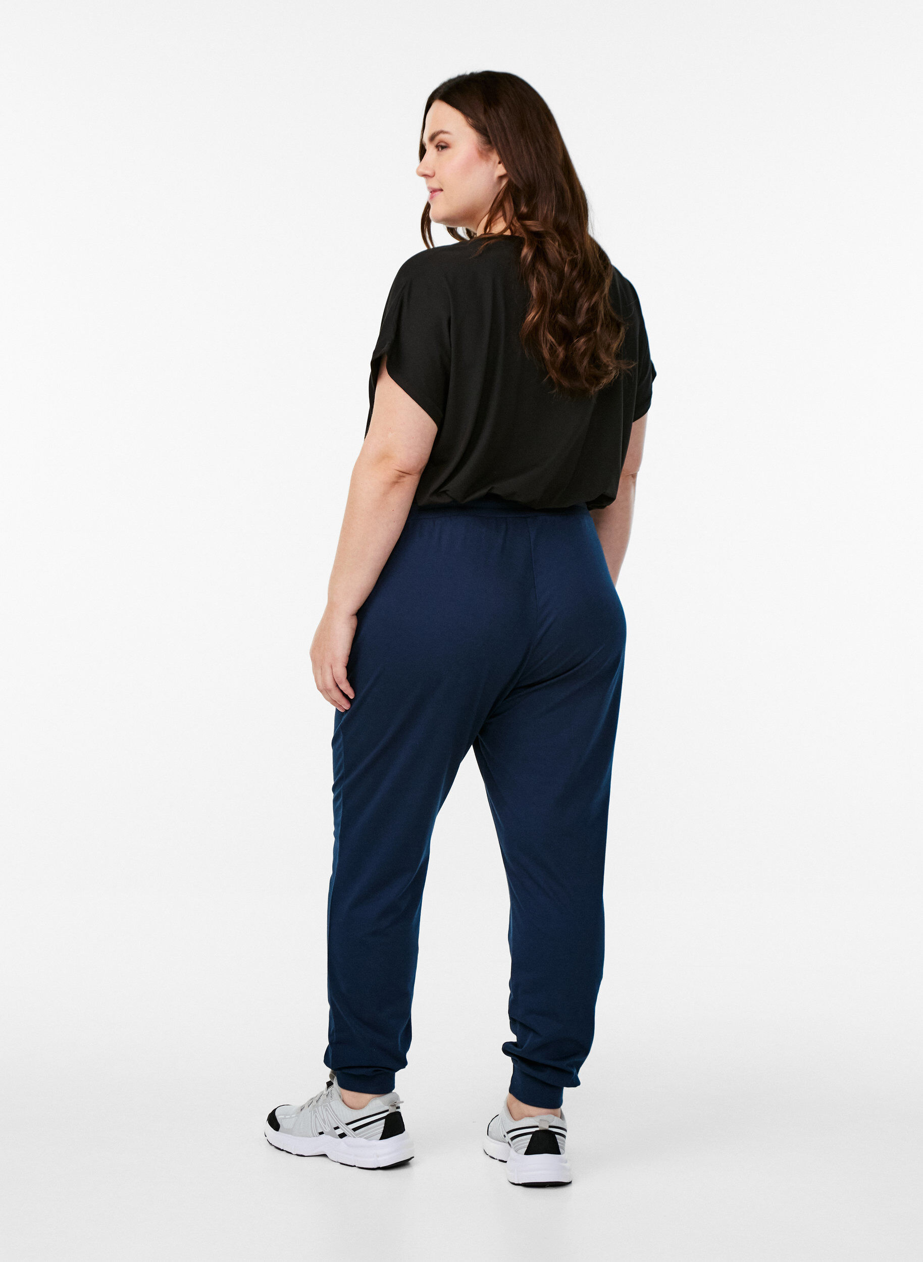 ZizziPantalon de surv&ecirc;tement ample avec poches, Bleu, Model image number 1