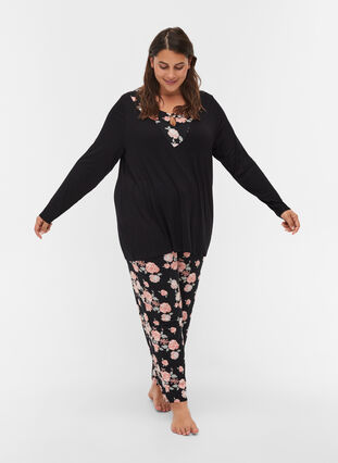 Pyjama top in viscose met bloemenprint, Black Flower AOP, Model image number 2