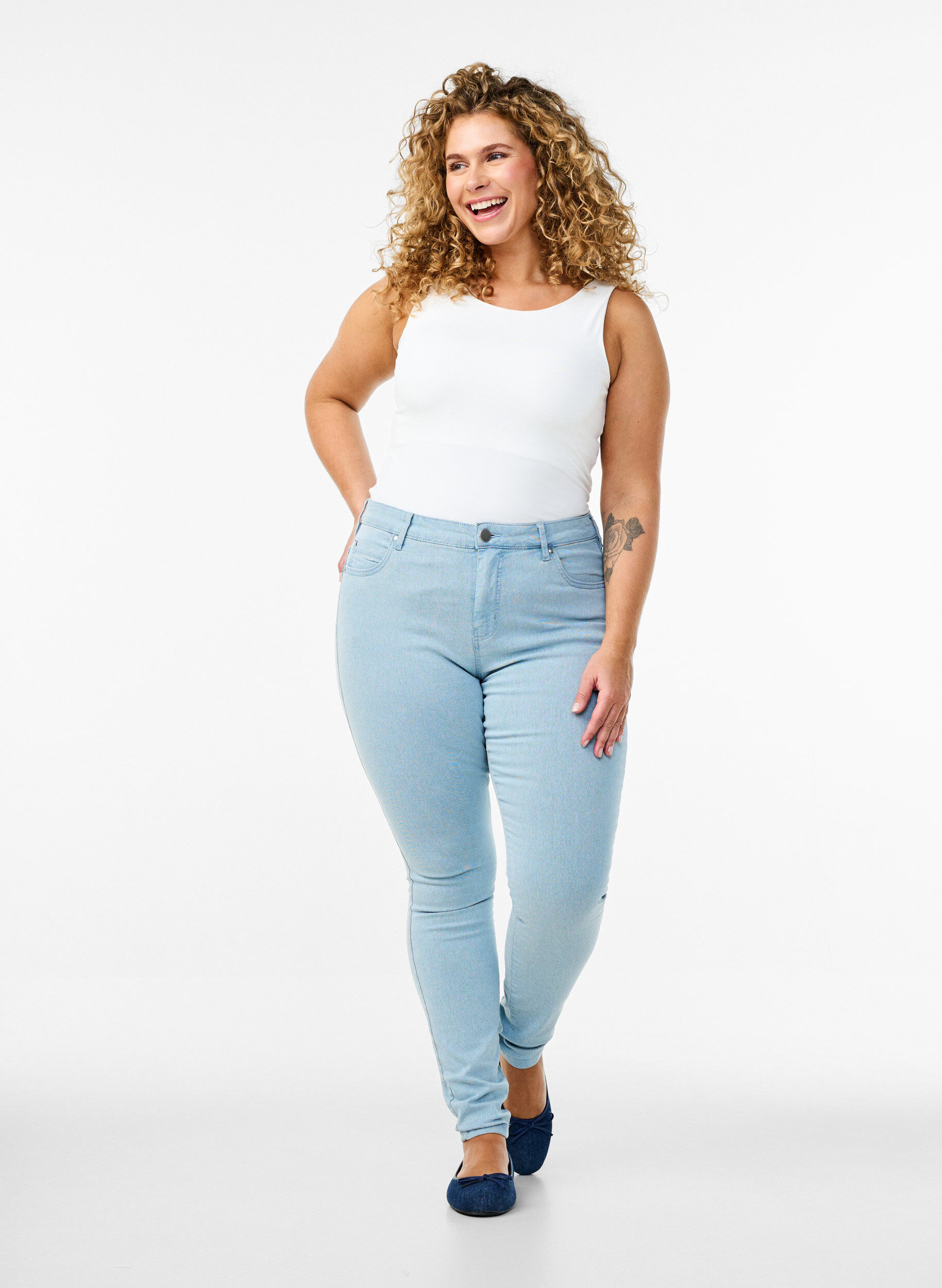 Zizzi Jean Amy super slim taille haute, Bleu Clair, Model image number 0