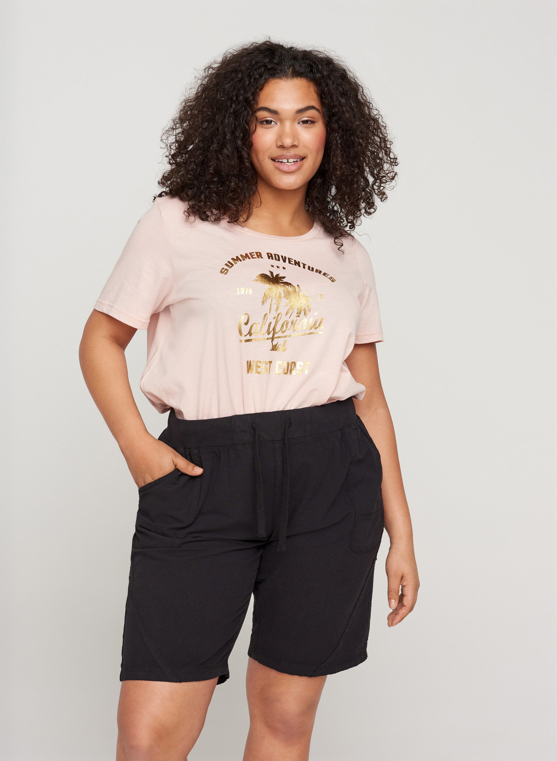 ZizziLosse short met zakken in katoen, Zwart, Model image number 0