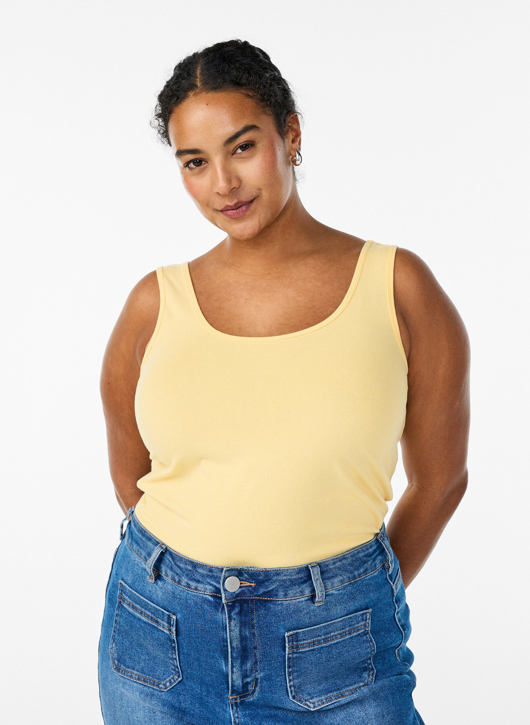 Effen basic top in katoen, Geel, Model