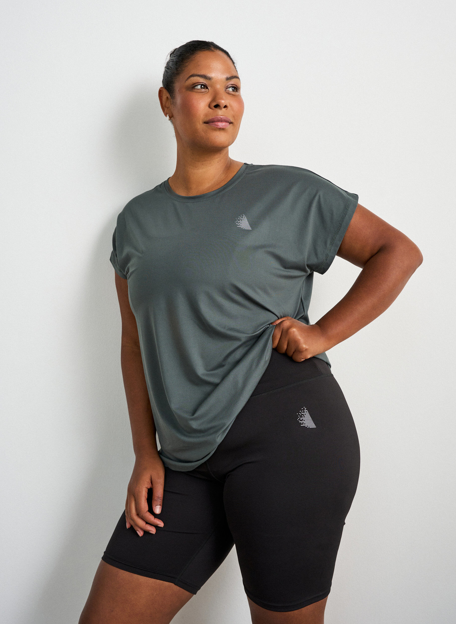 Effen gekleurd trainingsshirt, Groen, Model