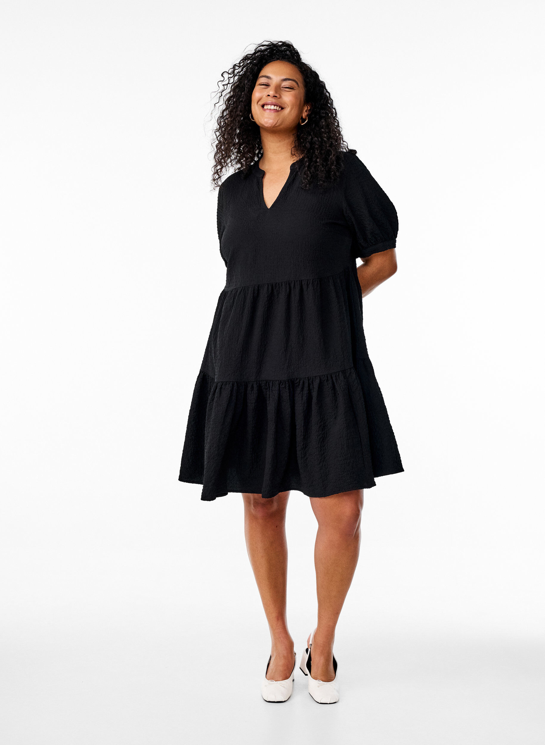 Zizzi Robe courte coupe &eacute;vas&eacute;e, Noir, Model image number 1