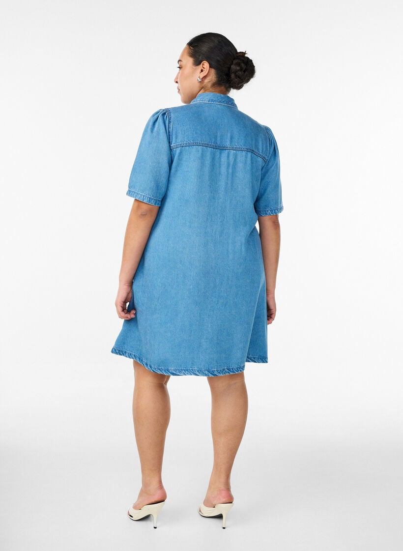 Denim jurk van lyocell met knopen en korte mouwen, Blauw, Model image number 2
