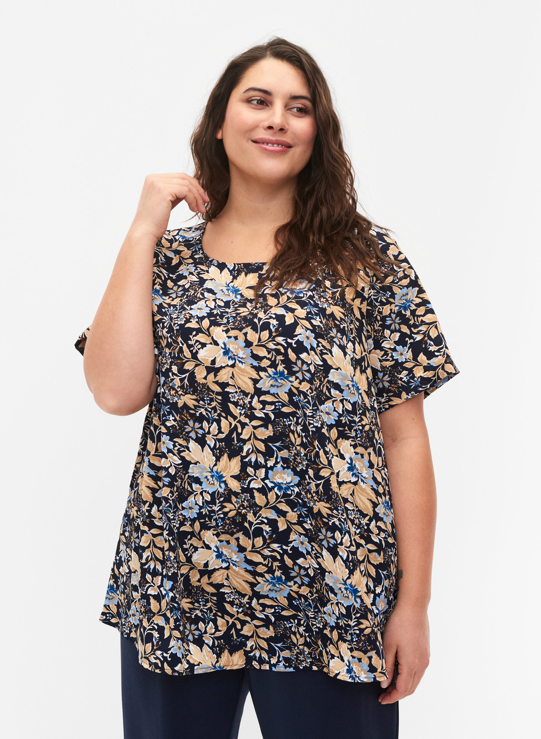 Zizzi	 FLASH - Blouse met korte mouwen en print, Brown Blue Flower, Model image number 0