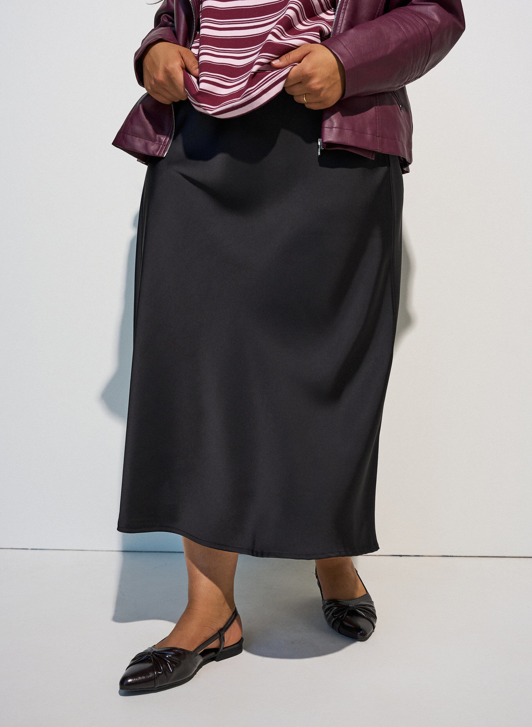 ZizziSatijnen midi rok, Zwart, Model image number 3