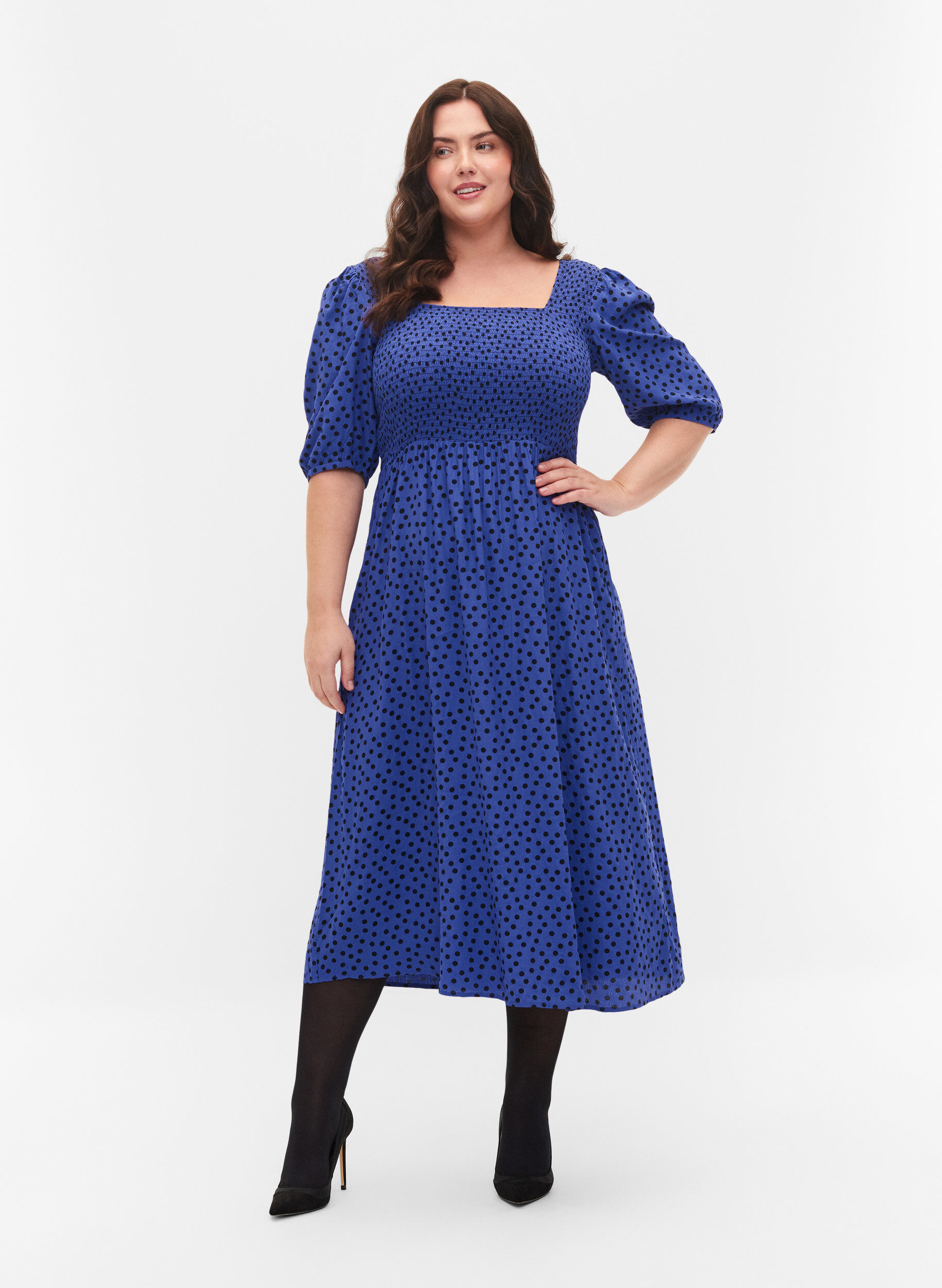 Zizzi Robe en viscose &agrave; pois avec smock, R.Blue w. Black Dot, Model image number 0