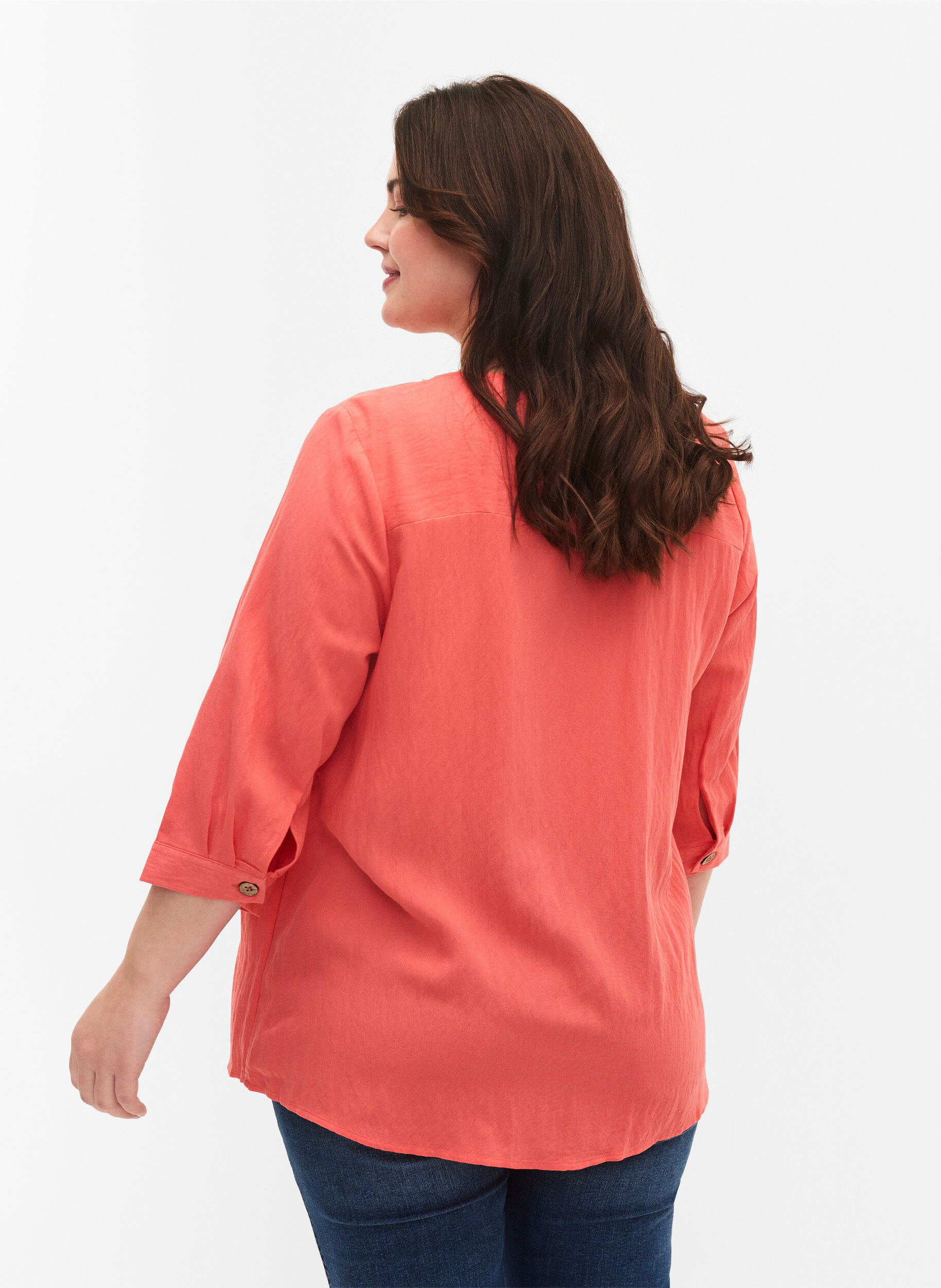 Zizzi Blouse en viscose avec boutons et col en V, Deep Sea Coral, Model image number 1