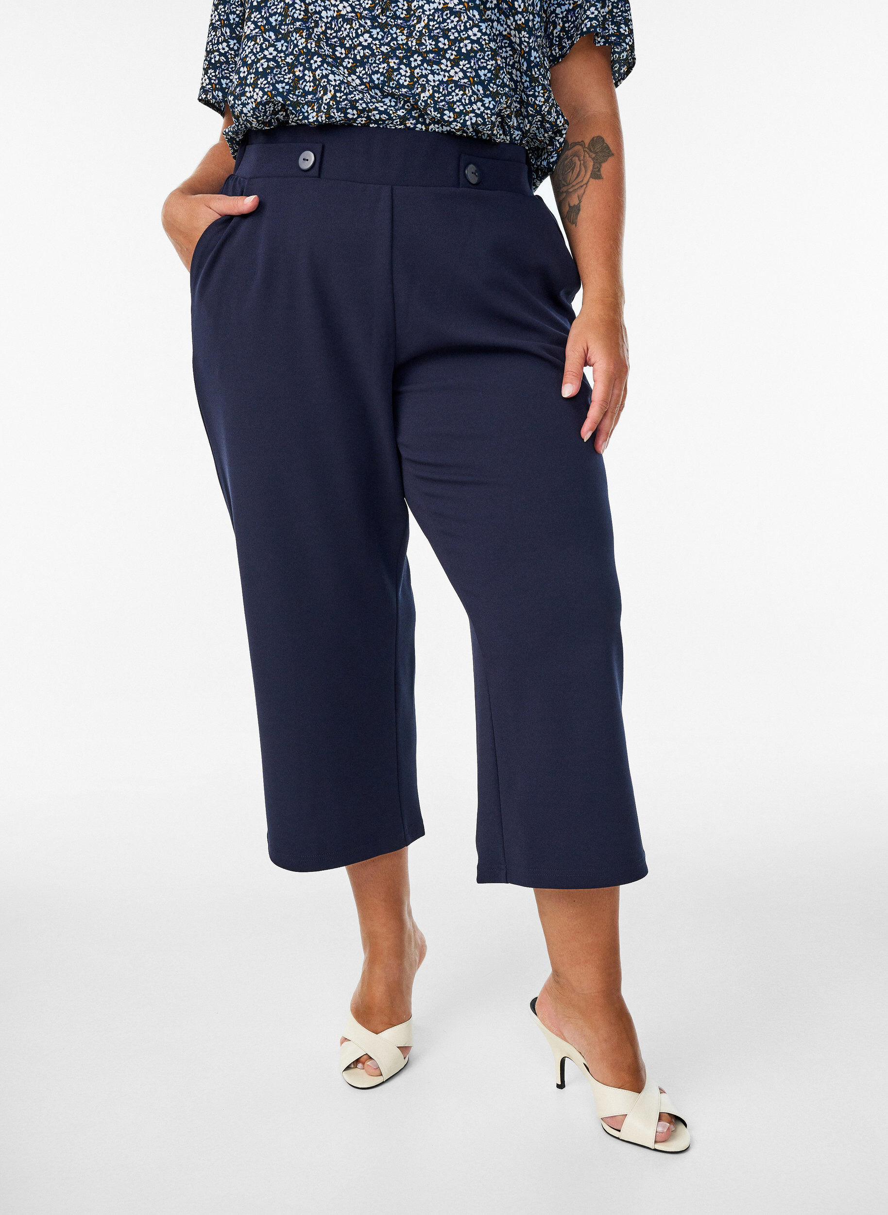 Zizzi7/8 broek met losse pasvorm, Blauw, Model image number 2