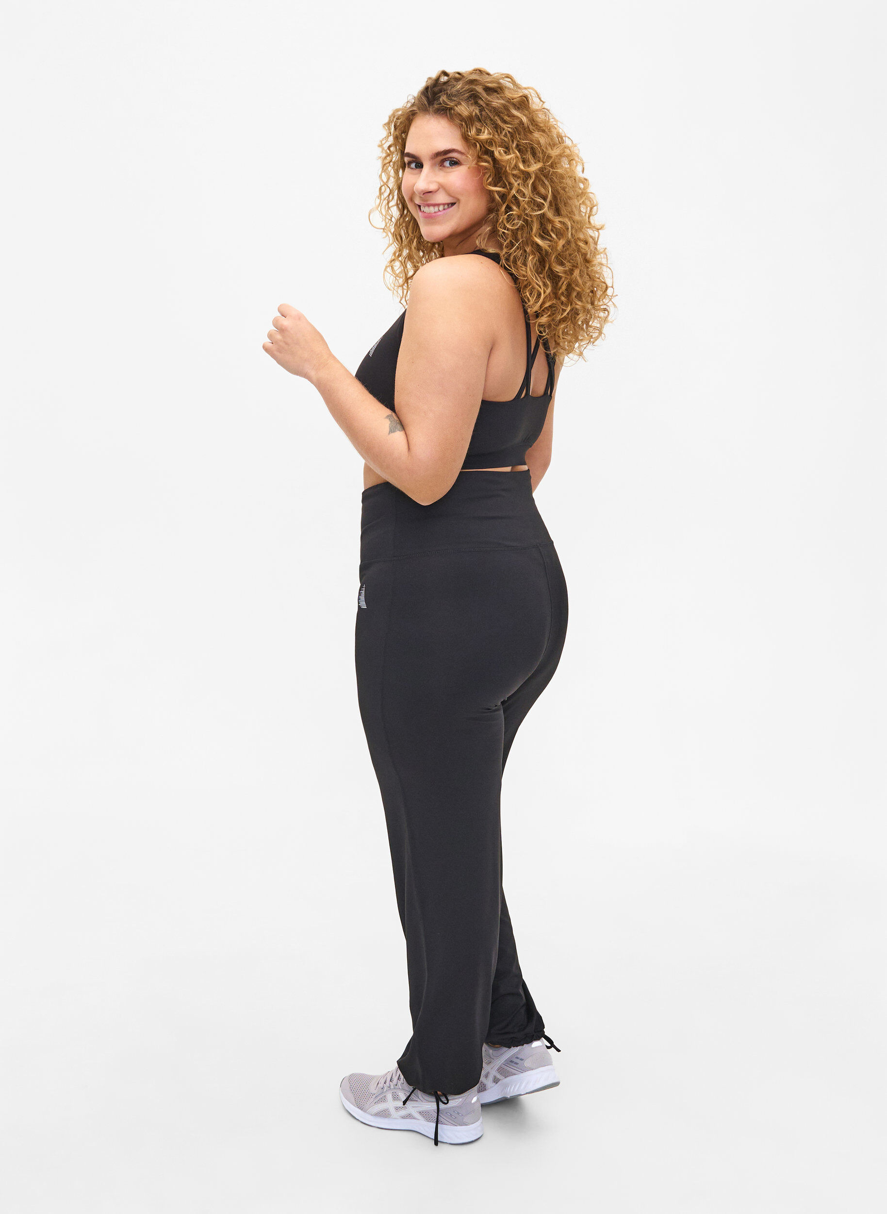 ZizziLosvallende trainingsbroek met trekkoord, Black, Model image number 1