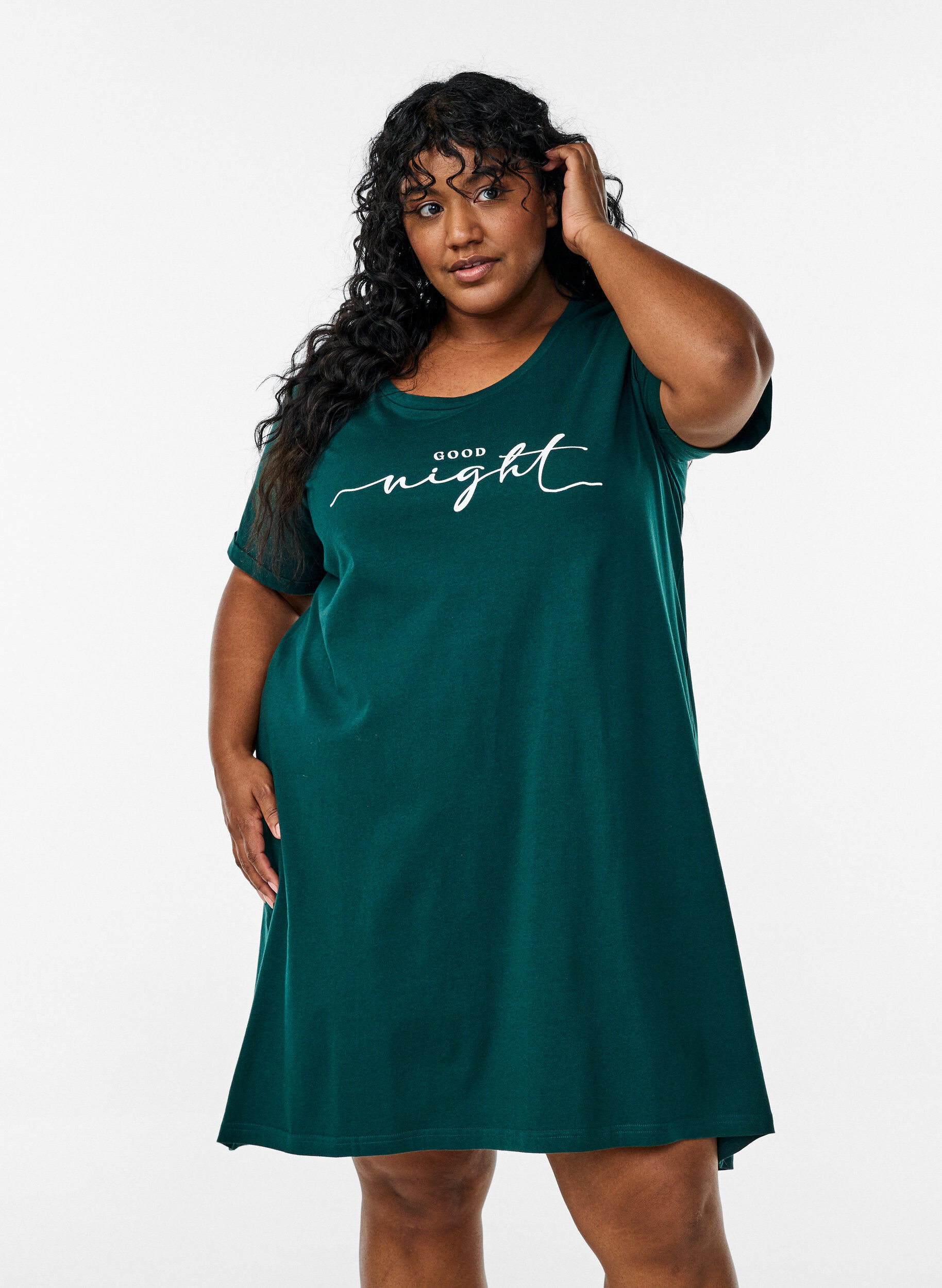ZizziChemise de nuit &agrave; manches courtes en coton biologique, Vert fonc&eacute;, Model image number 0