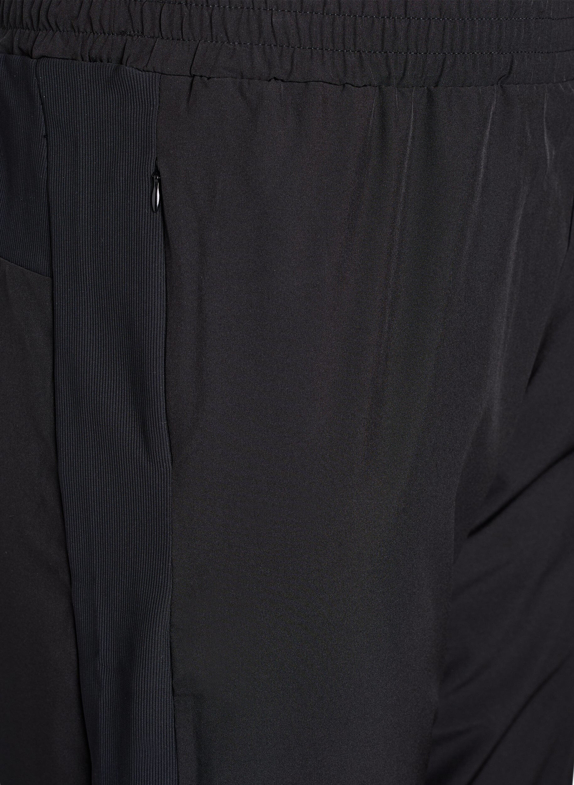 ZizziPantalon d&rsquo;entra&icirc;nement l&eacute;ger dot&eacute; de poches, Noir, Packshot image number 2