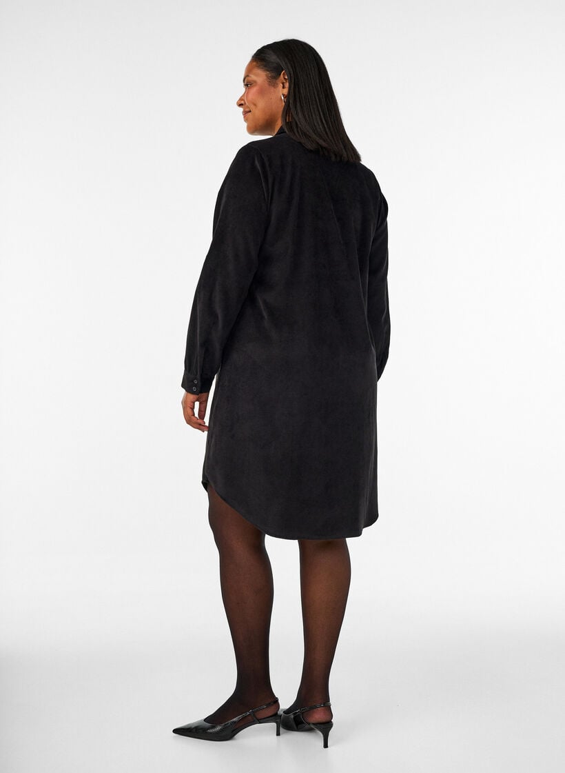 Robe chemise en velours c&ocirc;tel&eacute; avec col et fermeture boutonn&eacute;e, Noir, Model image number 2