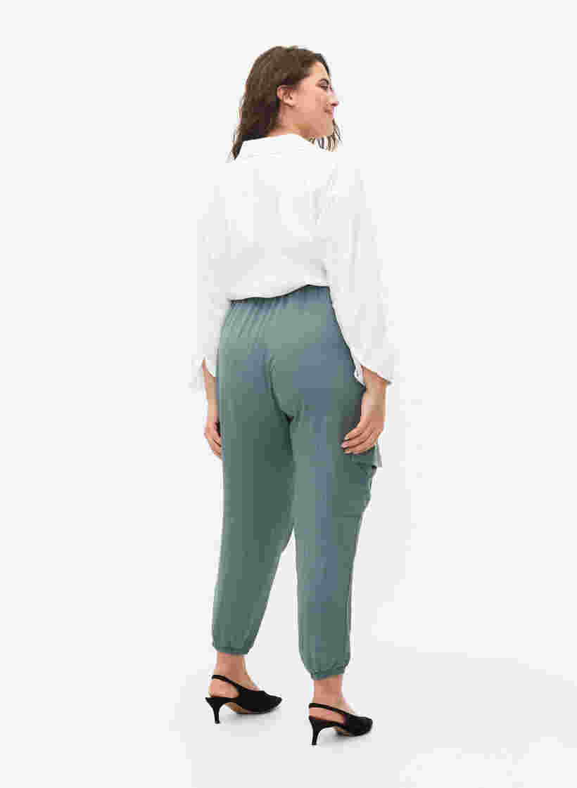 Pantalon ample en viscose avec grandes poches, Balsam Green, Model image number 1