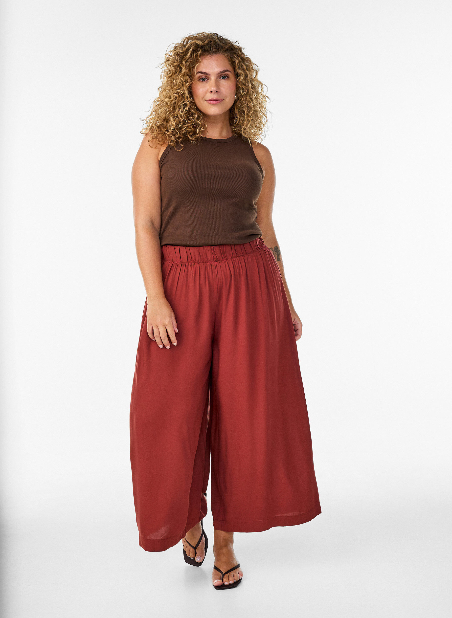 ZizziJupe-culotte en viscose avec une taille haute et une coupe ample, Bordeaux, Model image number 0