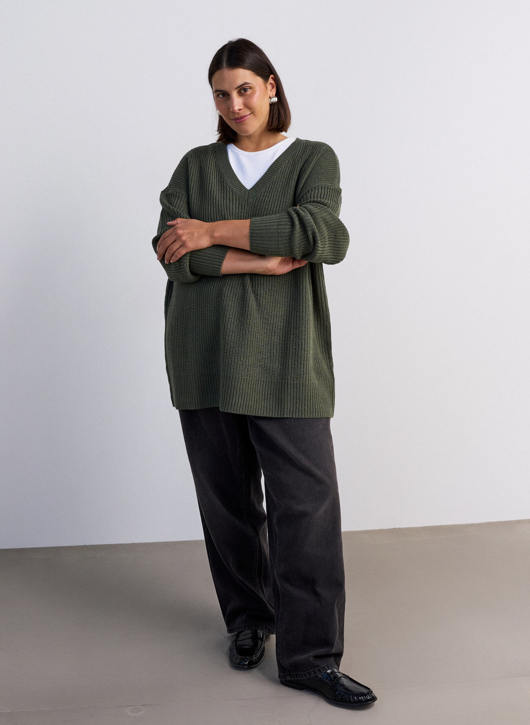 ZizziBlouse longue en maille c&ocirc;tel&eacute;e avec col en V, Vert, Model image number 1
