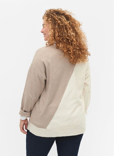 Blouse tricotée à encolure ronde et à blocs de couleurs, Simply Taupe Comb, Model image number 1