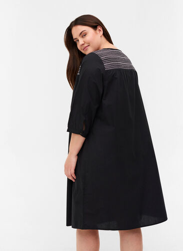 Robe en coton avec smock et forme trapèze, Black, Model image number 1