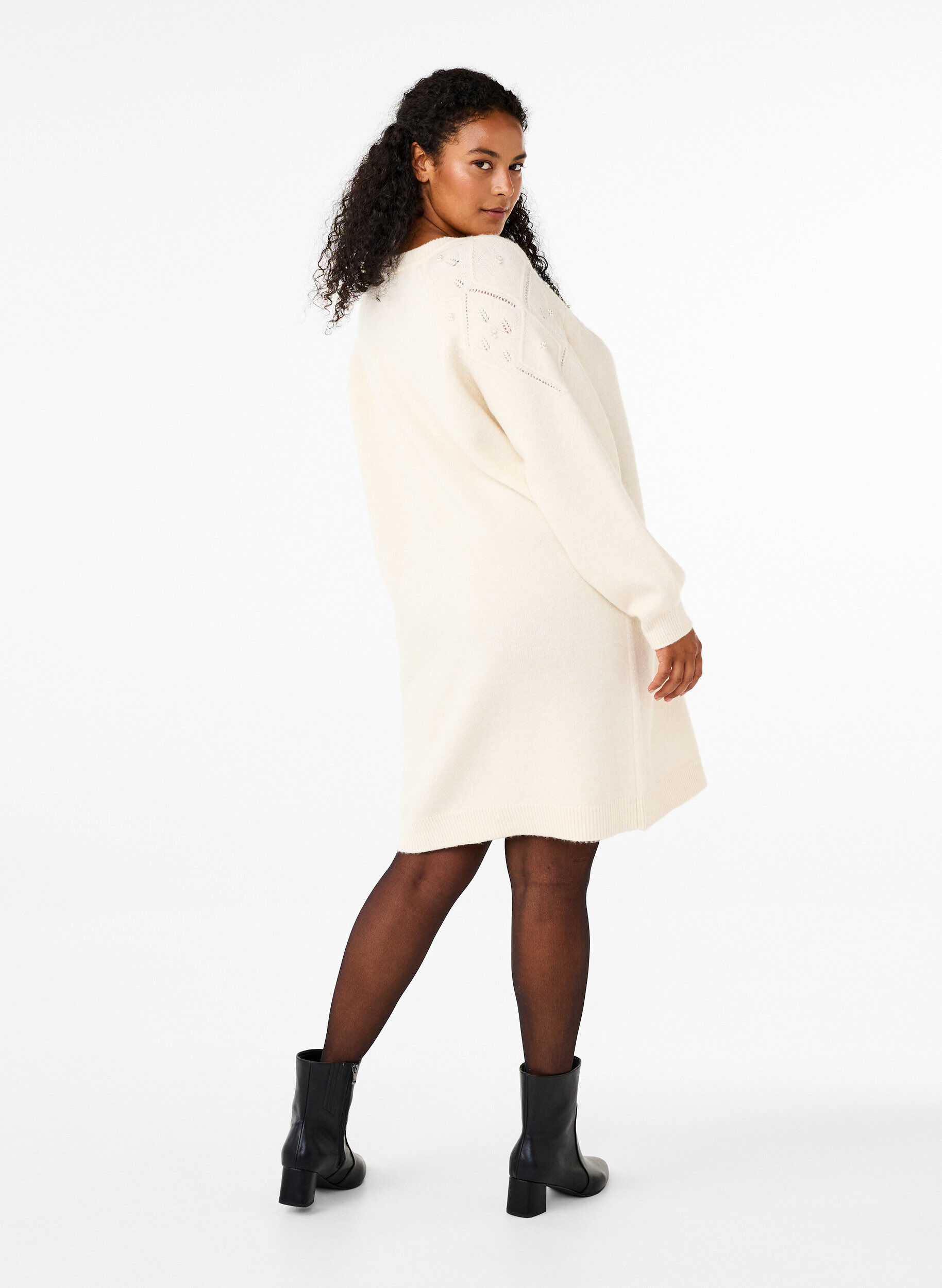 Zizzi Robe en maille avec motif et perles, Birch Mel., Model image number 1