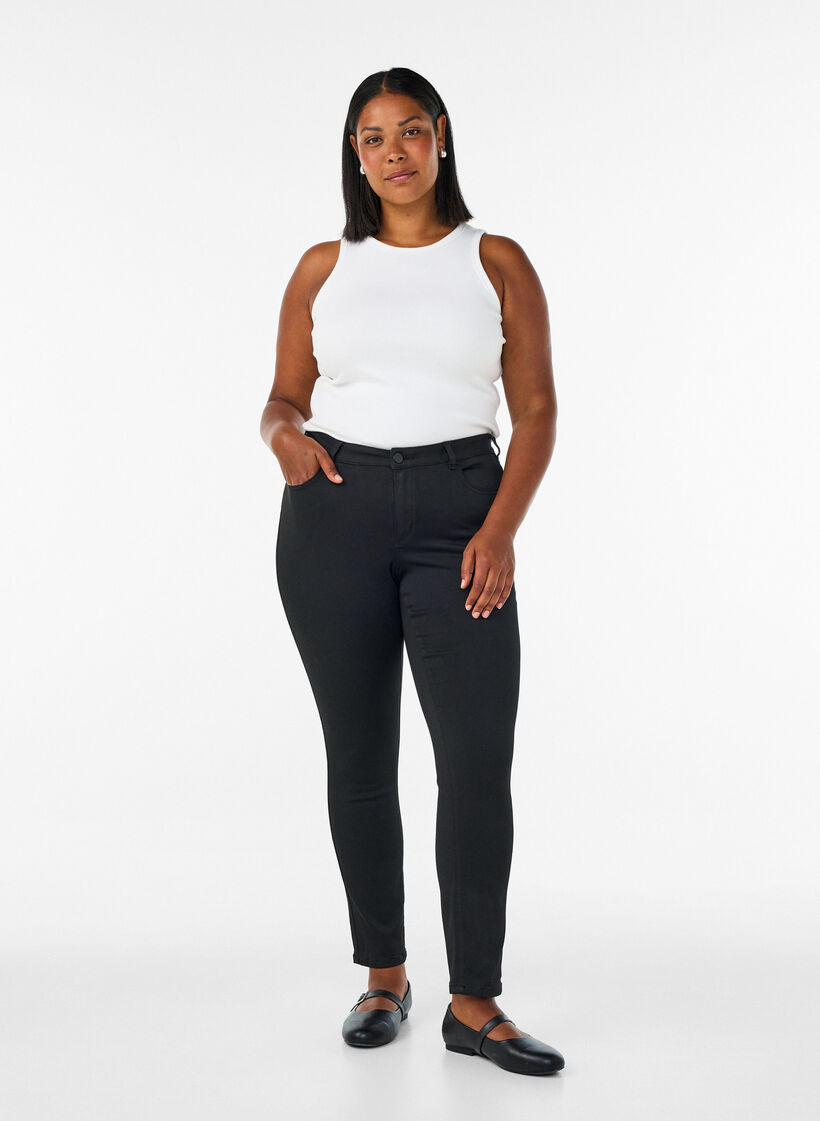 Emily Stay Black jeans met een reguliere taille, Zwart, Model image number 0