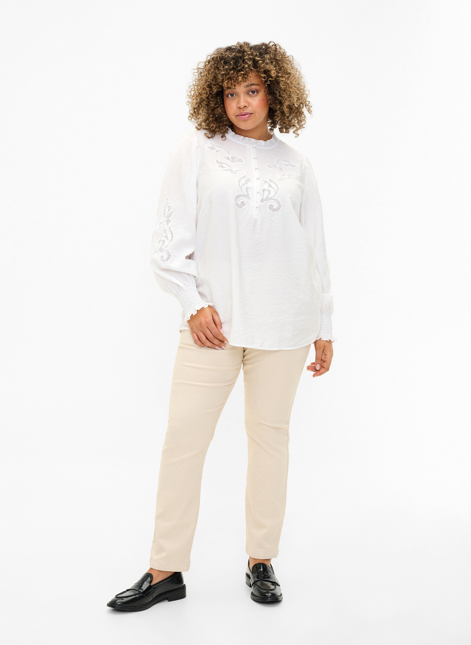 ZizziBlouse met ruches en broderie anglaise, Bright White, Model image number 2