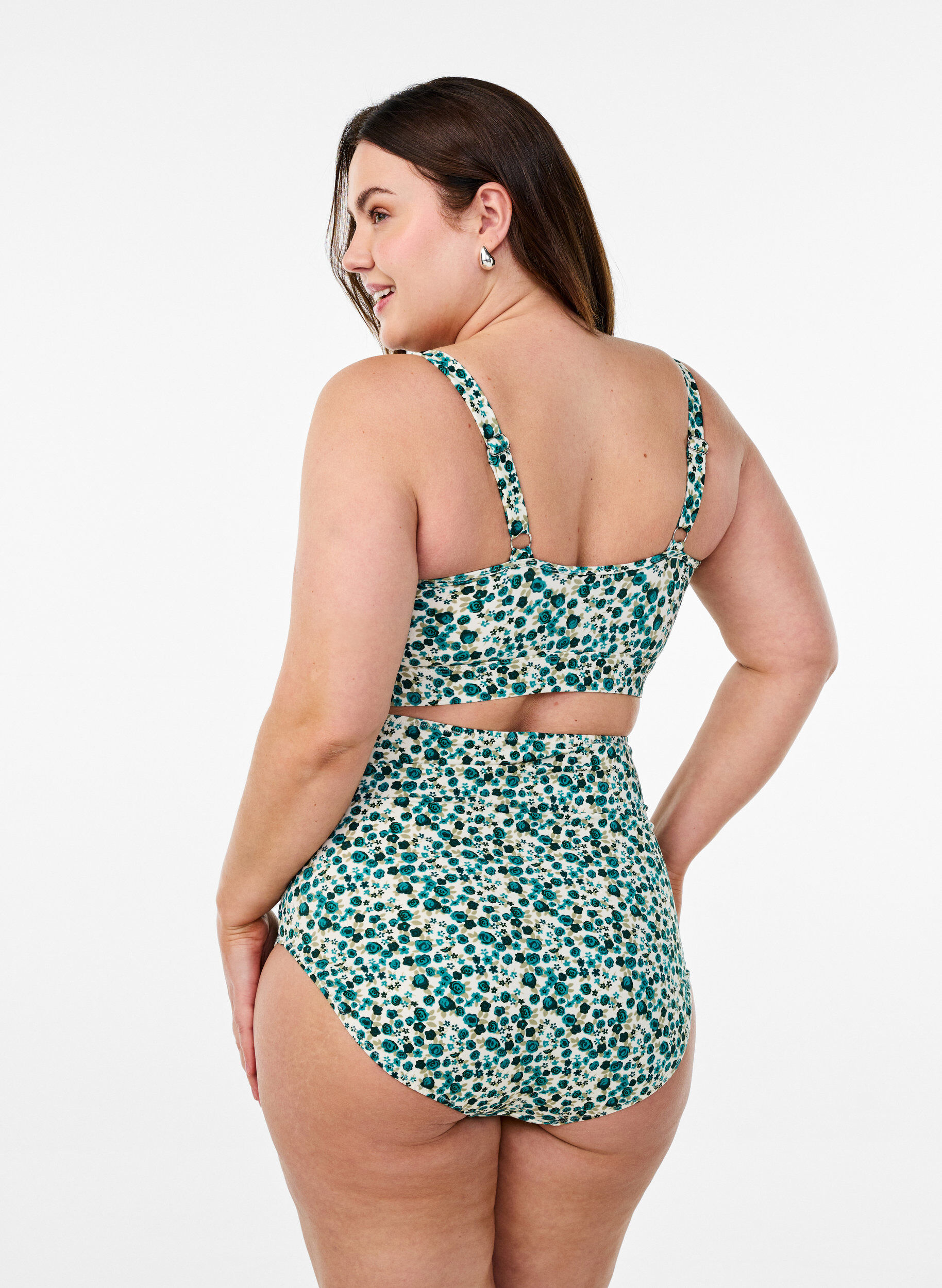Zizzi Haut de bikini &agrave; fleurs et &agrave; d&eacute;tails de jabot, Vert, Model image number 2