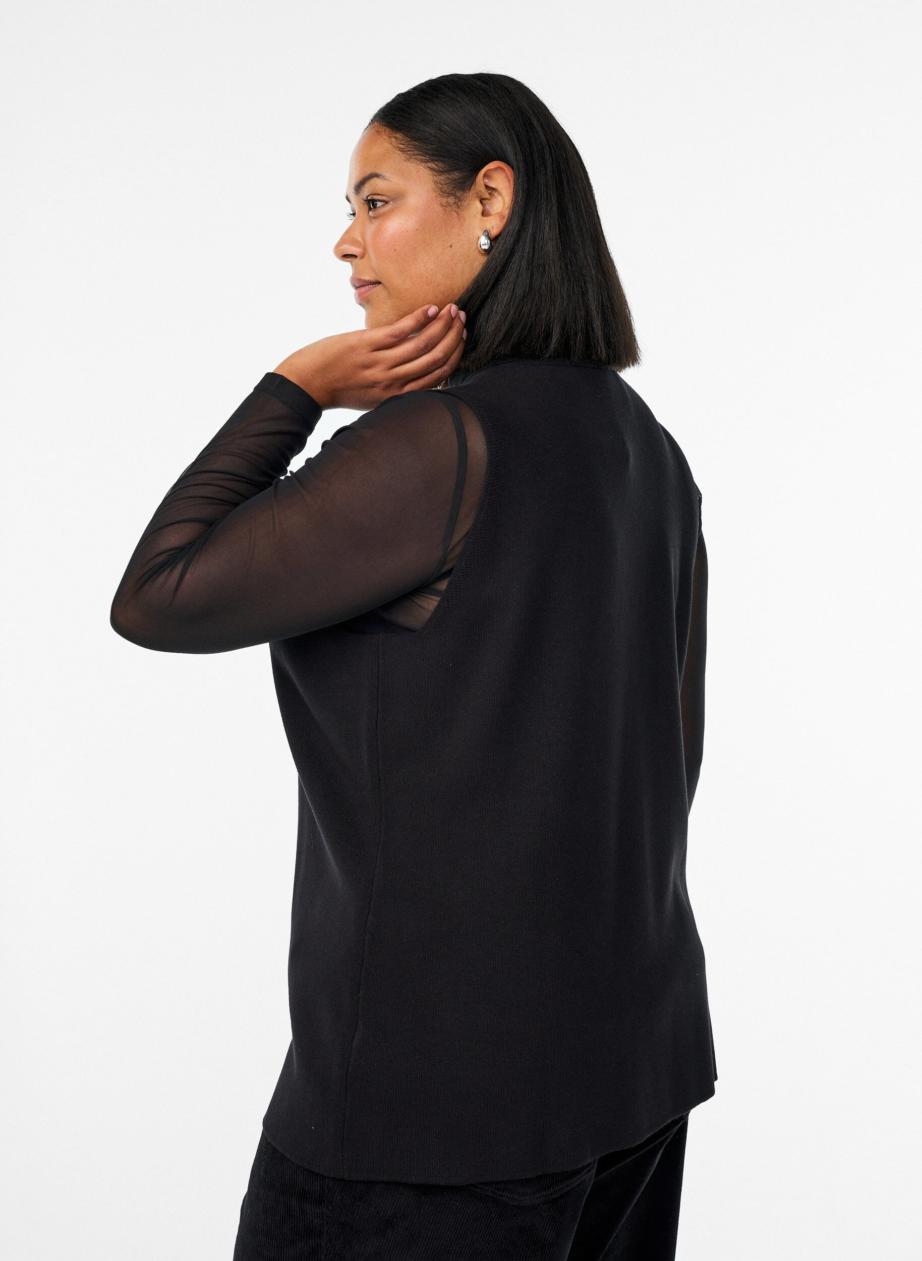 ZizziGilet en maille sans manches avec boutons d&eacute;coratifs, Noir, Model image number 2