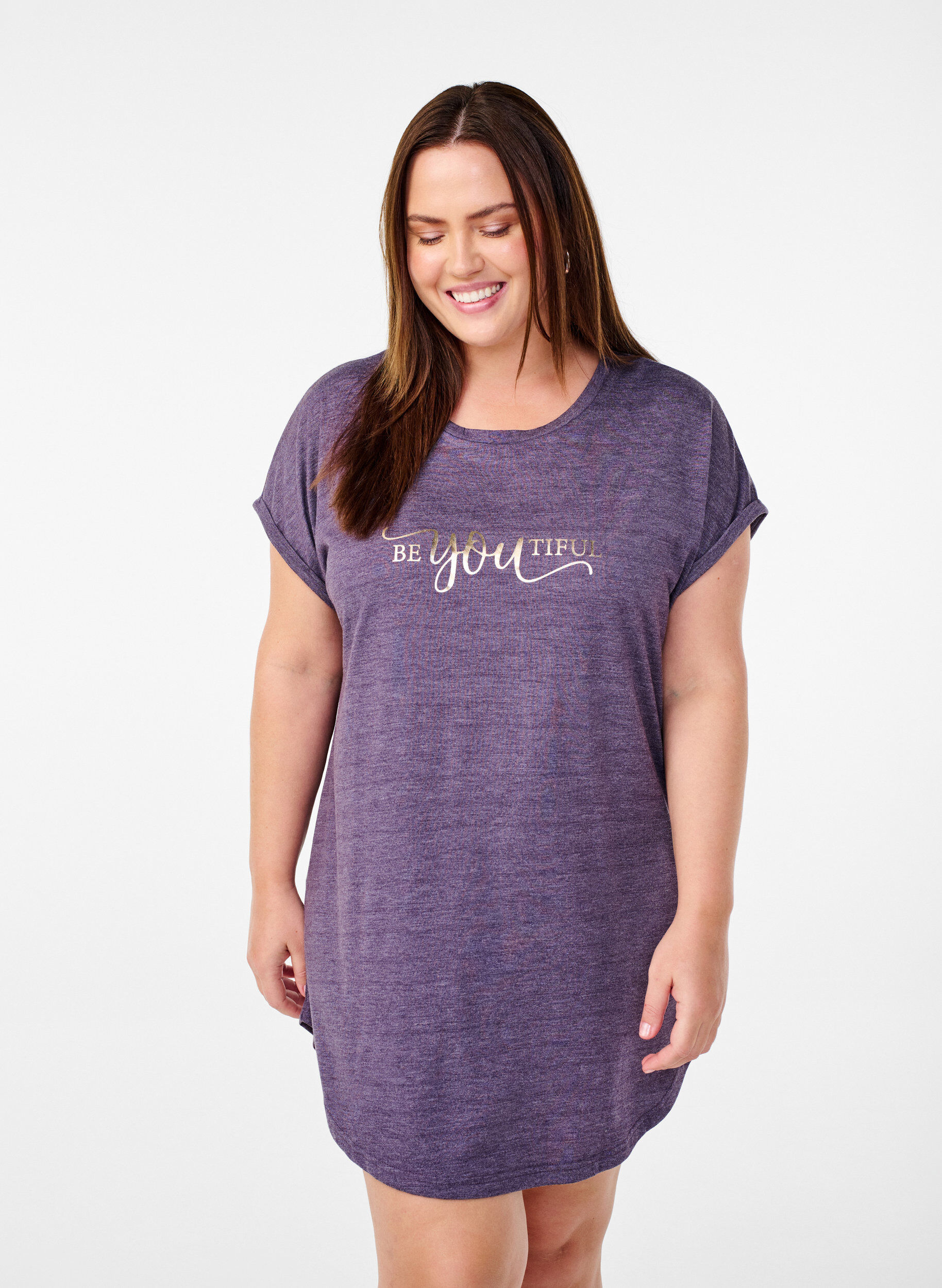 Zizzi Chemise de nuit &agrave; manches courtes avec imprim&eacute; de texte, , Model image number 0