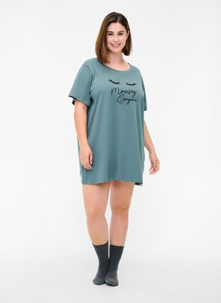Oversized pyjama t-shirt met biologisch katoen, Balsam Green, Model image number 2