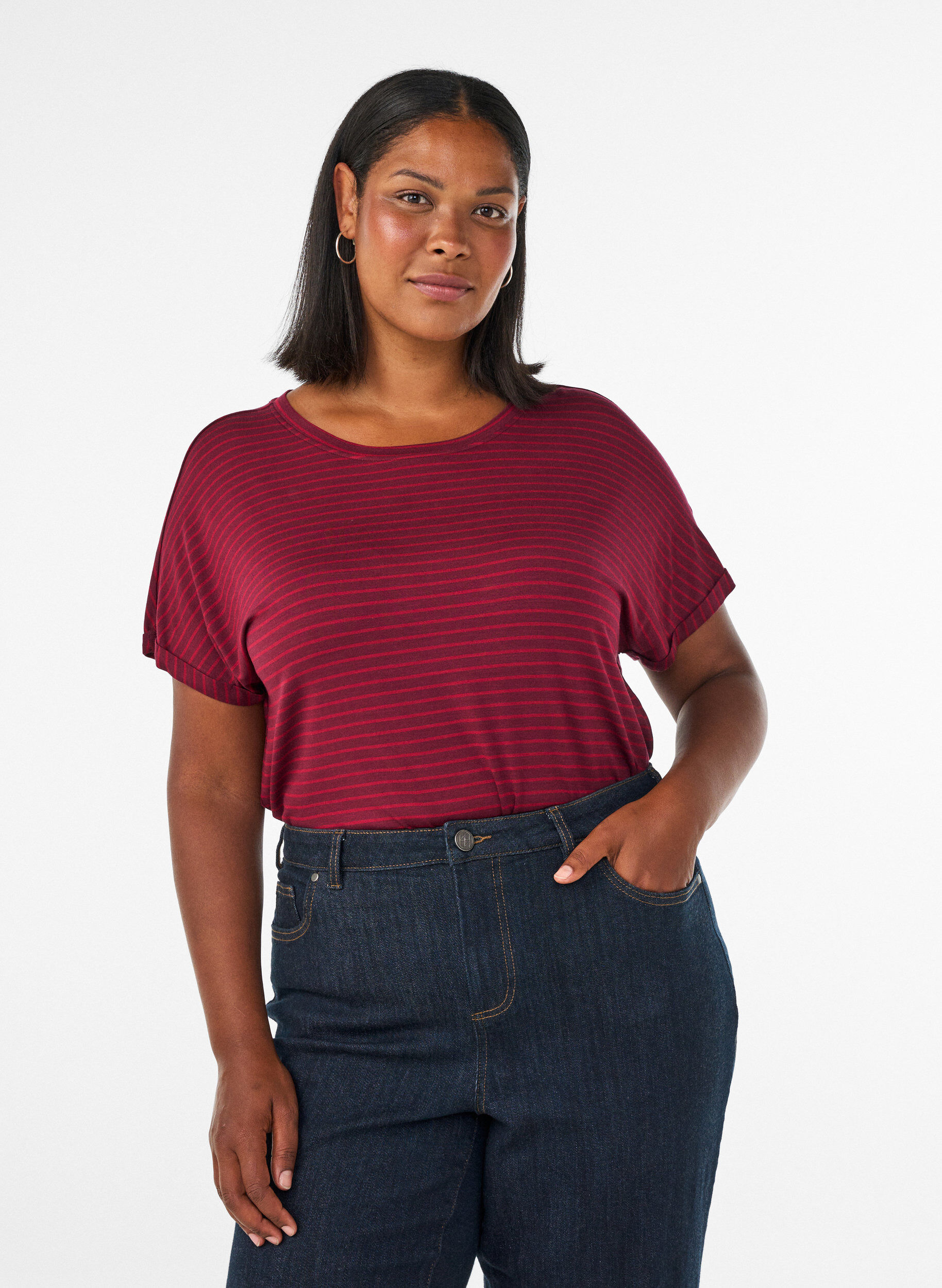ZizziT-shirt ray&eacute; en viscose avec un col rond, Bordeaux, Model image number 0