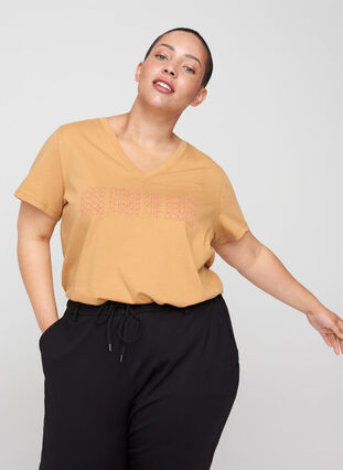 Katoenen t-shirt met v-hals en print op de voorkant, Apple Cinnamon, Model image number 0