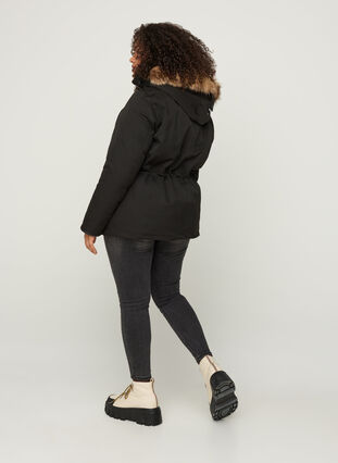 Manteau d'hiver court avec capuche et bordure en fausse fourrure, Black, Model image number 1