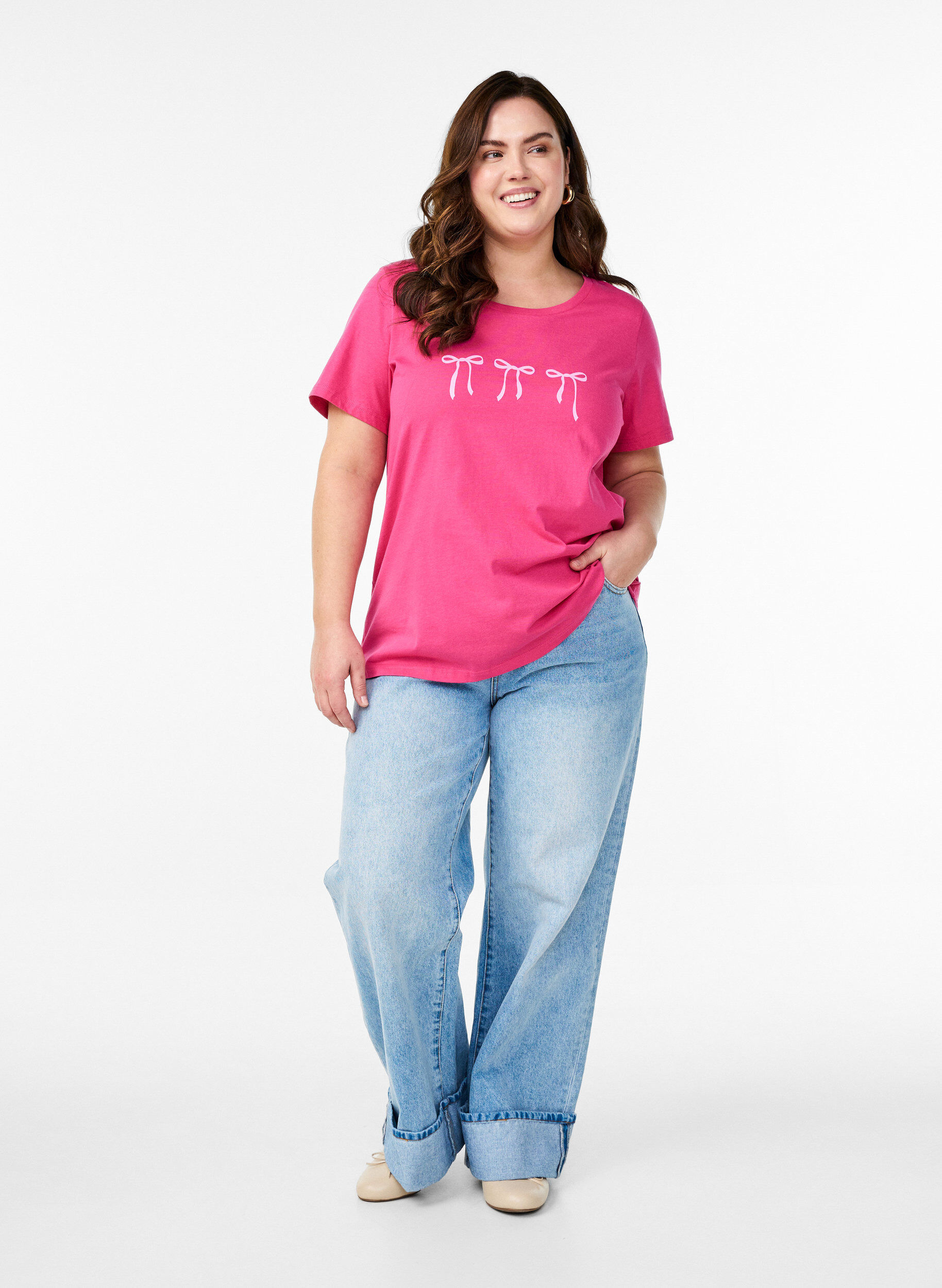 Zizzi T-shirt en coton avec motif, Raspberry w. Bows, Model image number 2