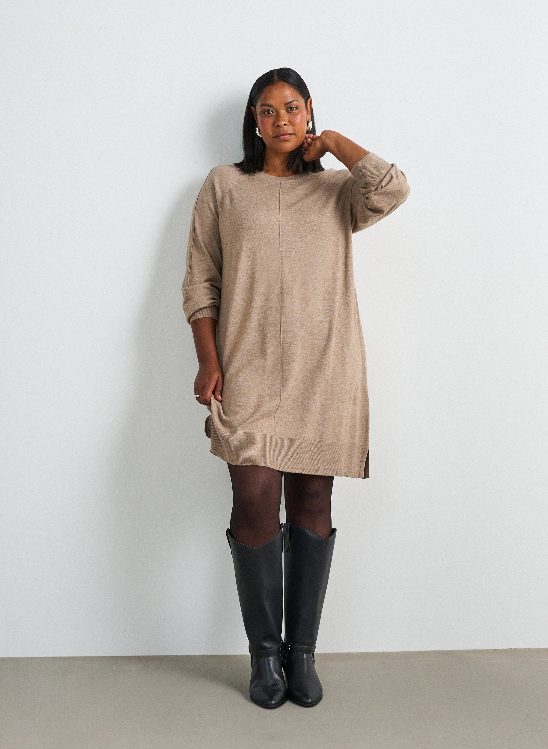 ZizziRobe courte en maille &agrave; manches raglan et couture centrale, Beige, Model image number 1