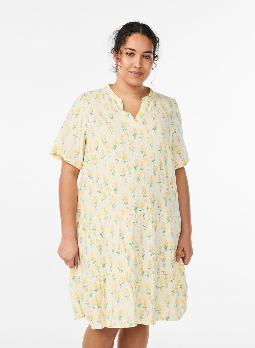 Robe courte &eacute;vas&eacute;e en mousseline de coton, Jaune clair, Model image number 0