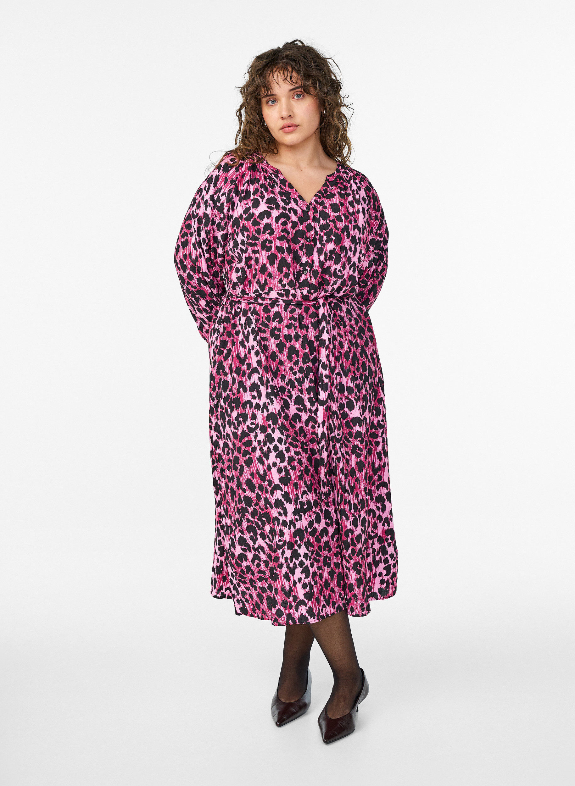 Robe midi avec boutonnage et ceinture &agrave; nouer, Rose, Model